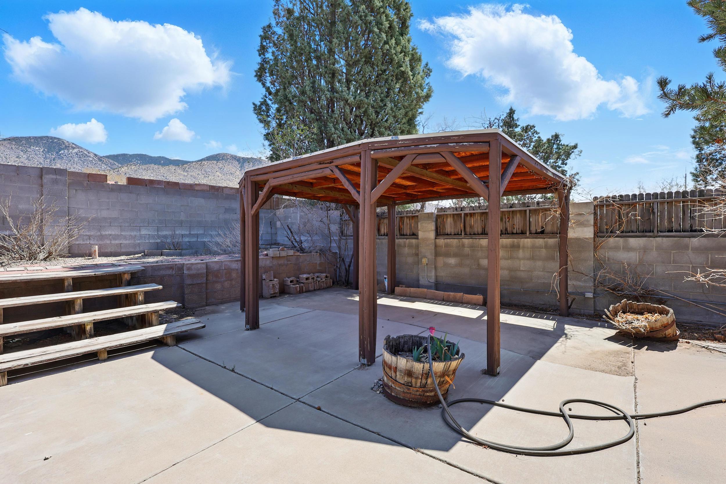 4016 LARA Drive NE