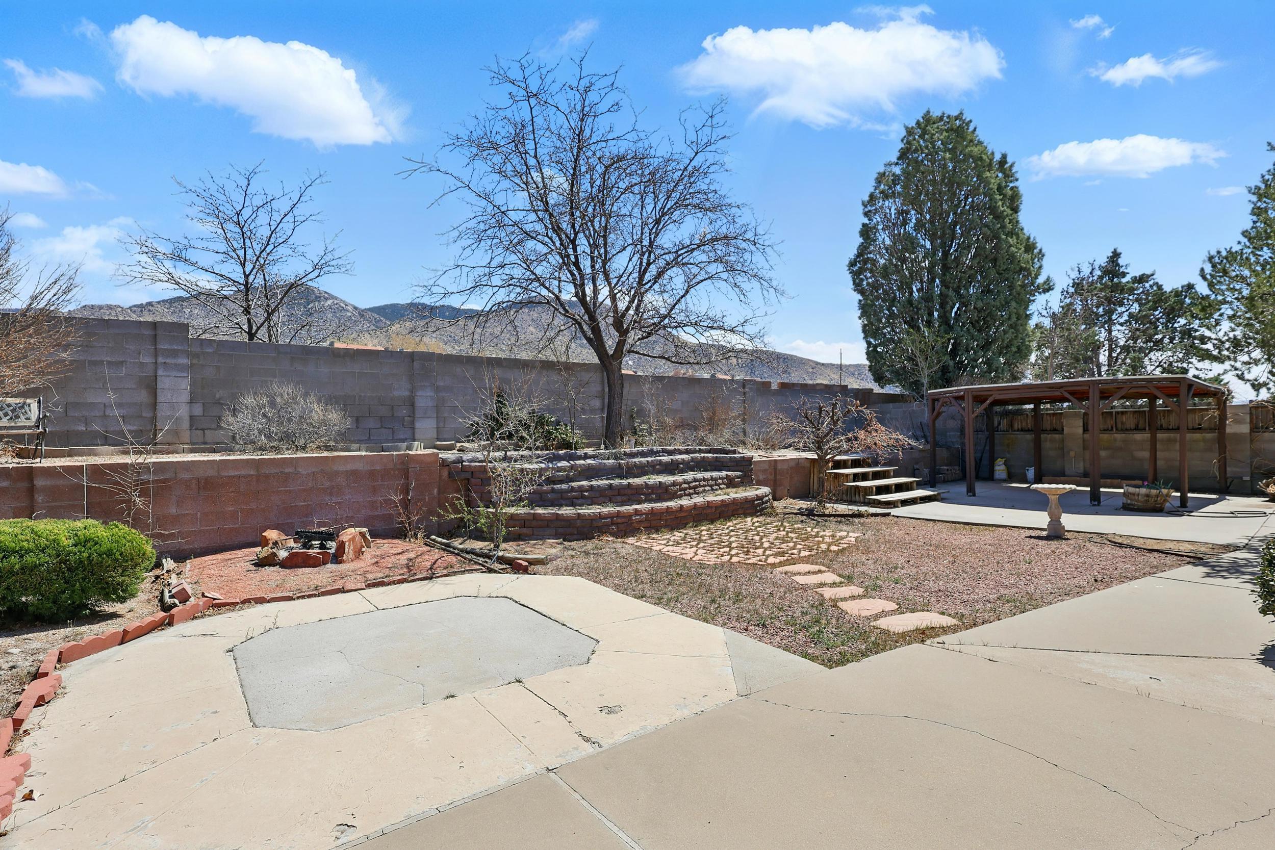 4016 LARA Drive NE
