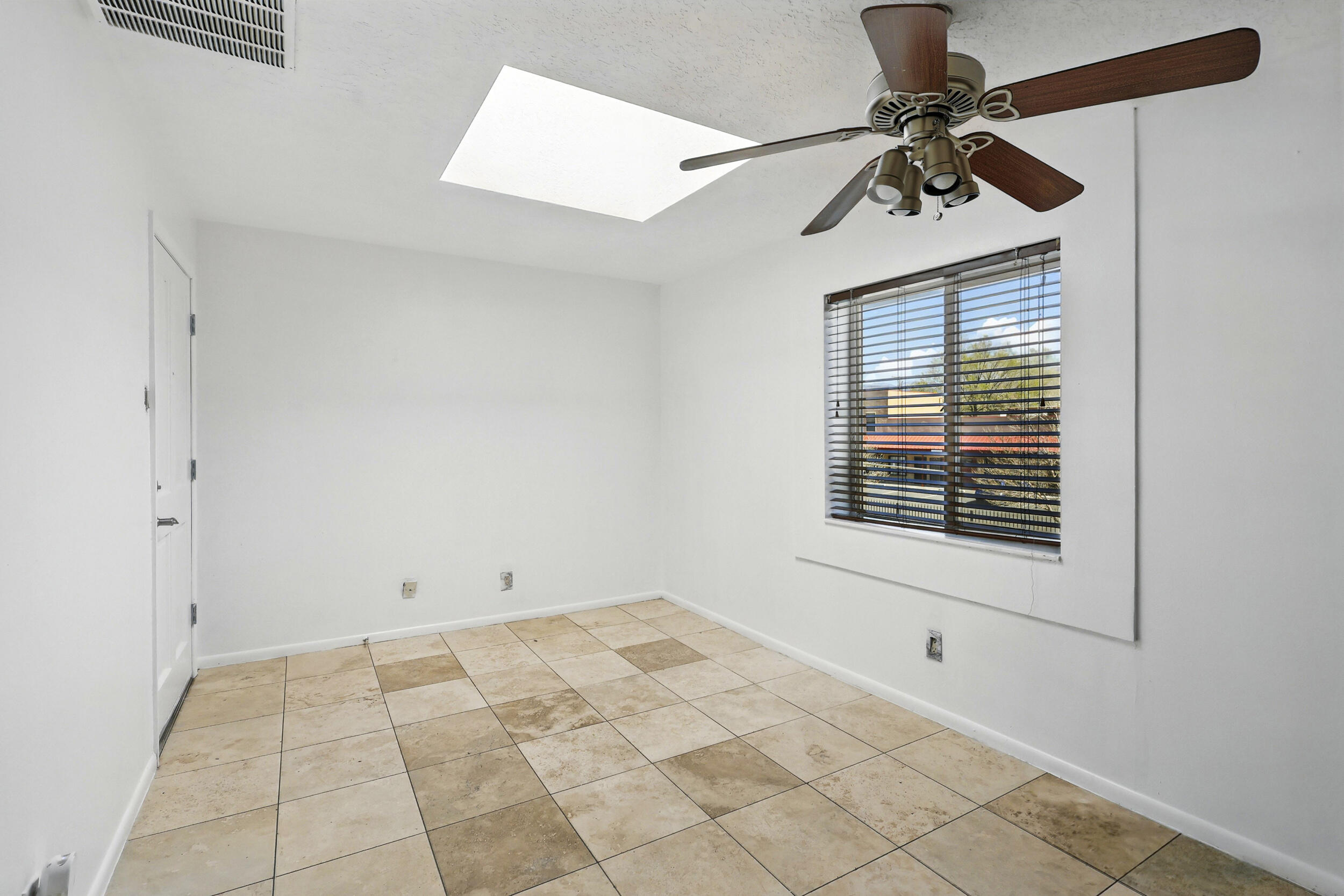 351 WASHINGTON Street SE 200