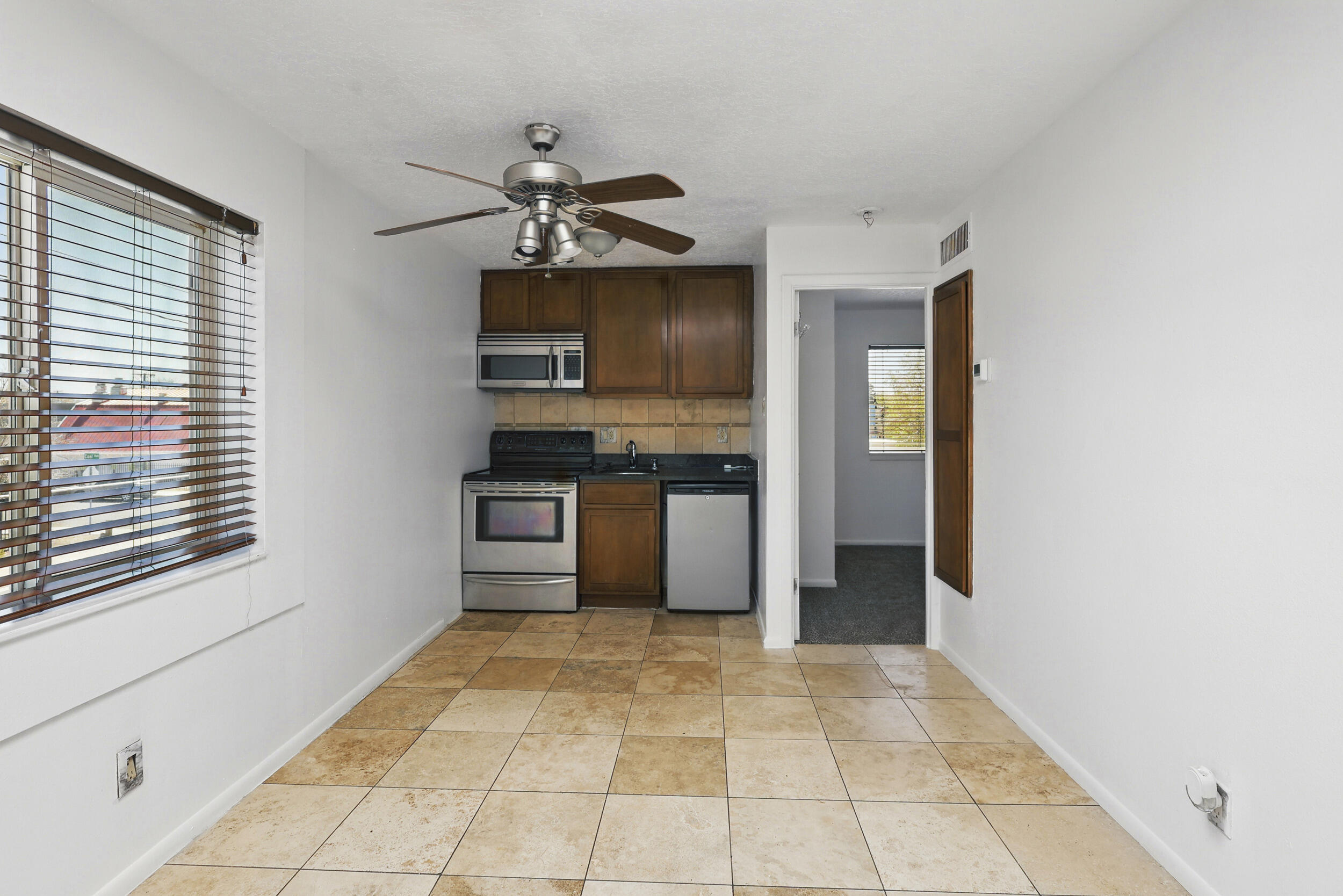 351 WASHINGTON Street SE 200