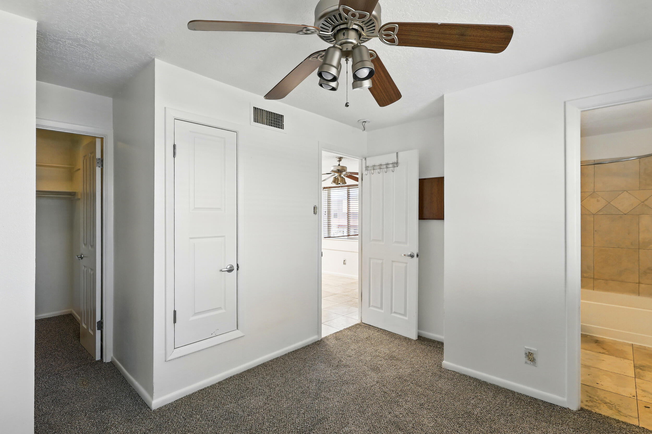 351 WASHINGTON Street SE 200