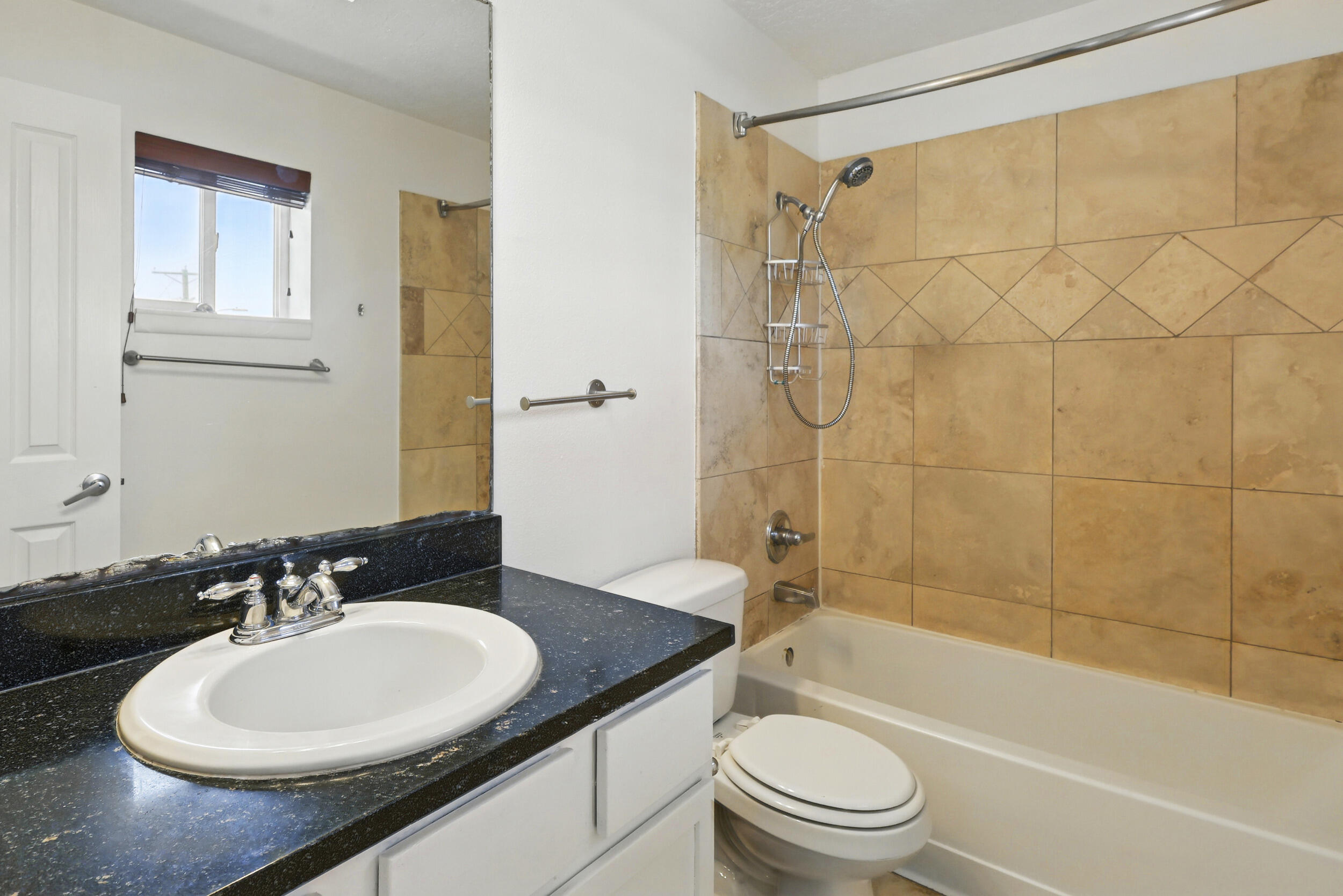 351 WASHINGTON Street SE 200