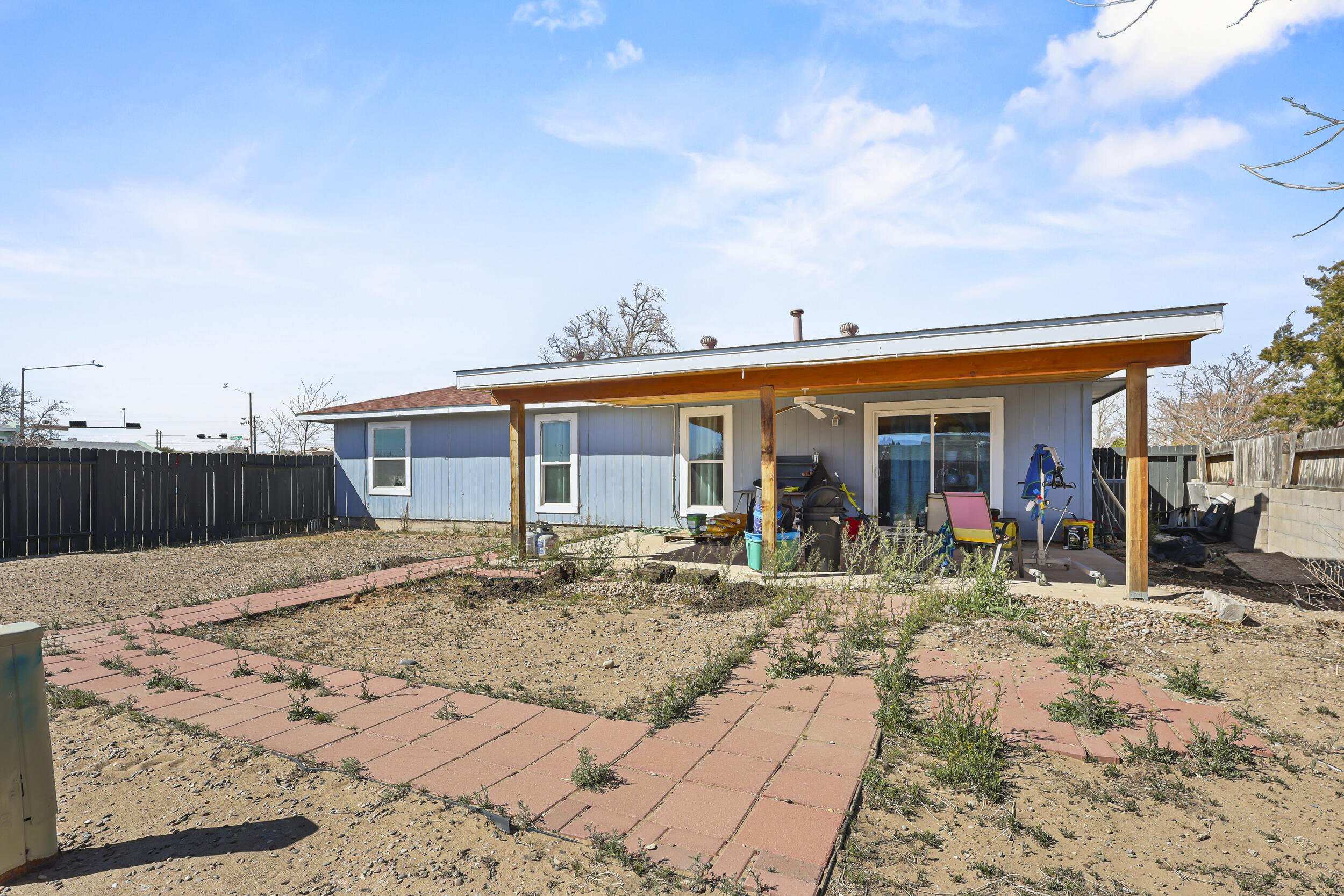 2015 Zaragoza Road SE