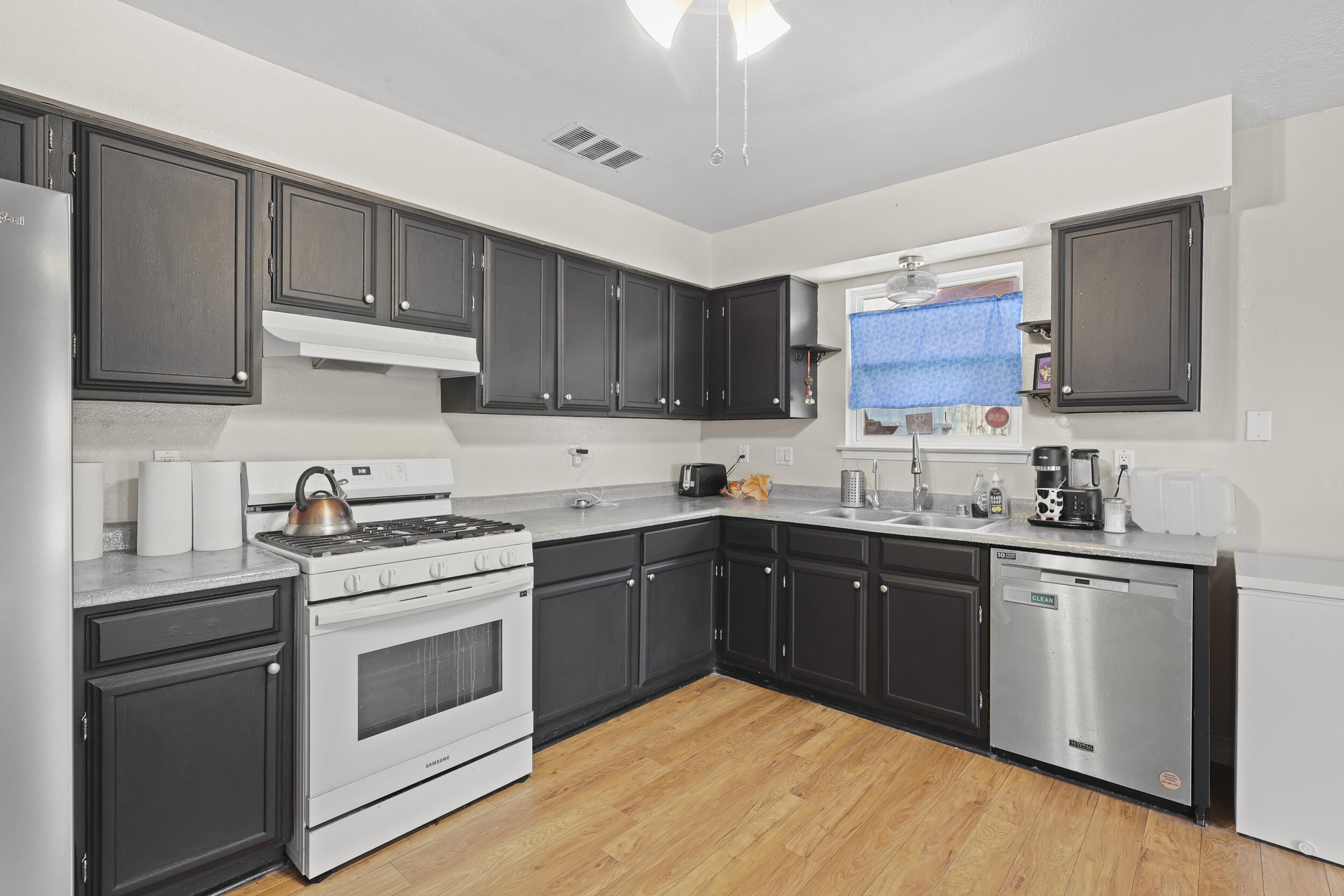 2015 Zaragoza Road SE
