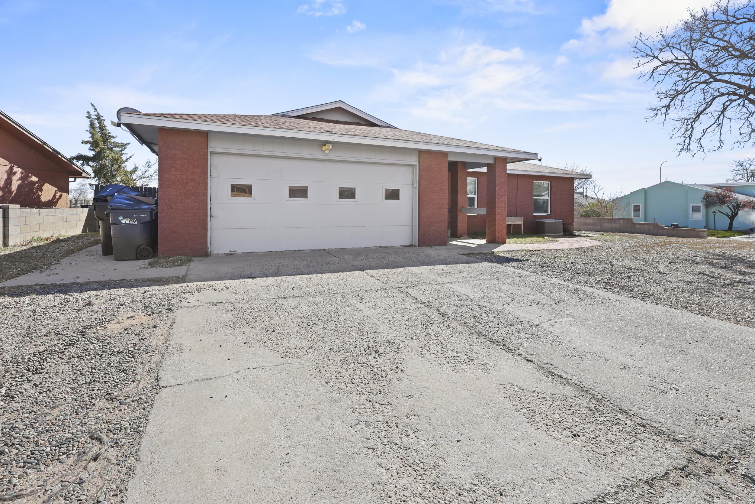 2015 Zaragoza Road SE