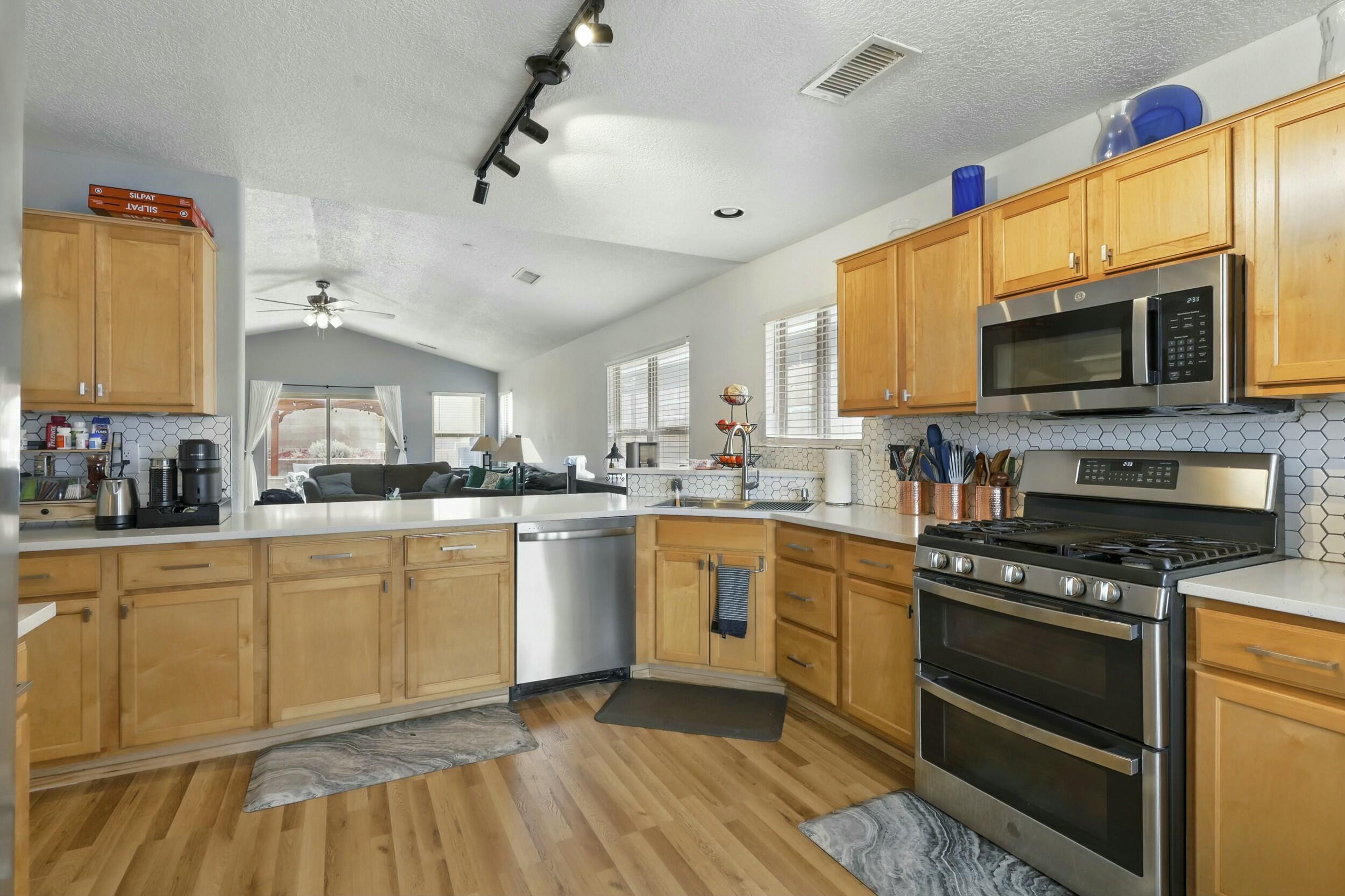 9335 DROLET Drive NW