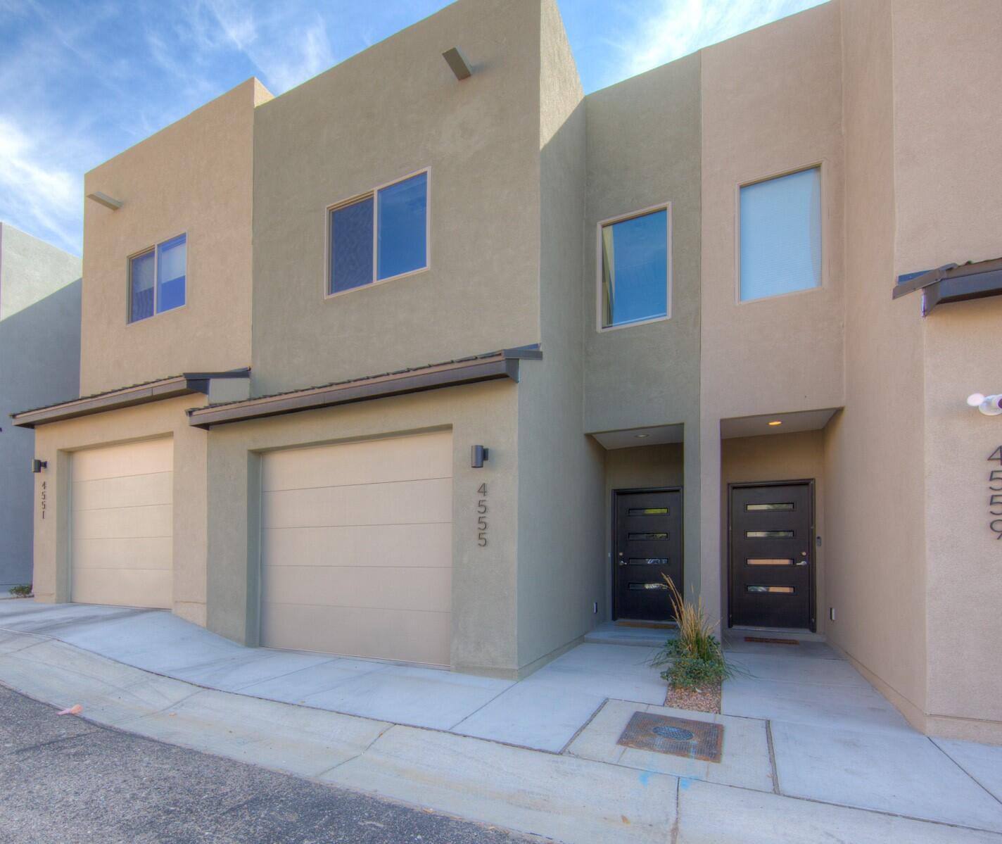4555 VILLA LOMA Lane NE