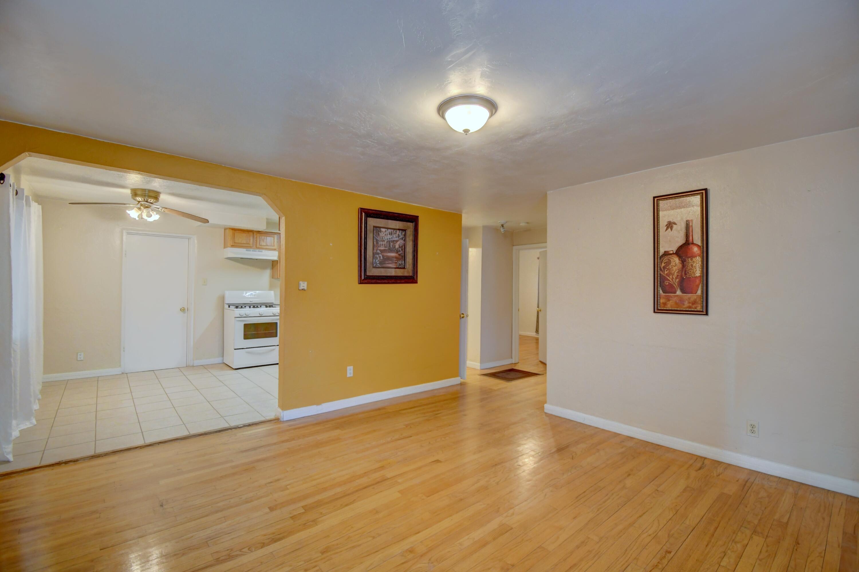 405 RHODE ISLAND Street NE