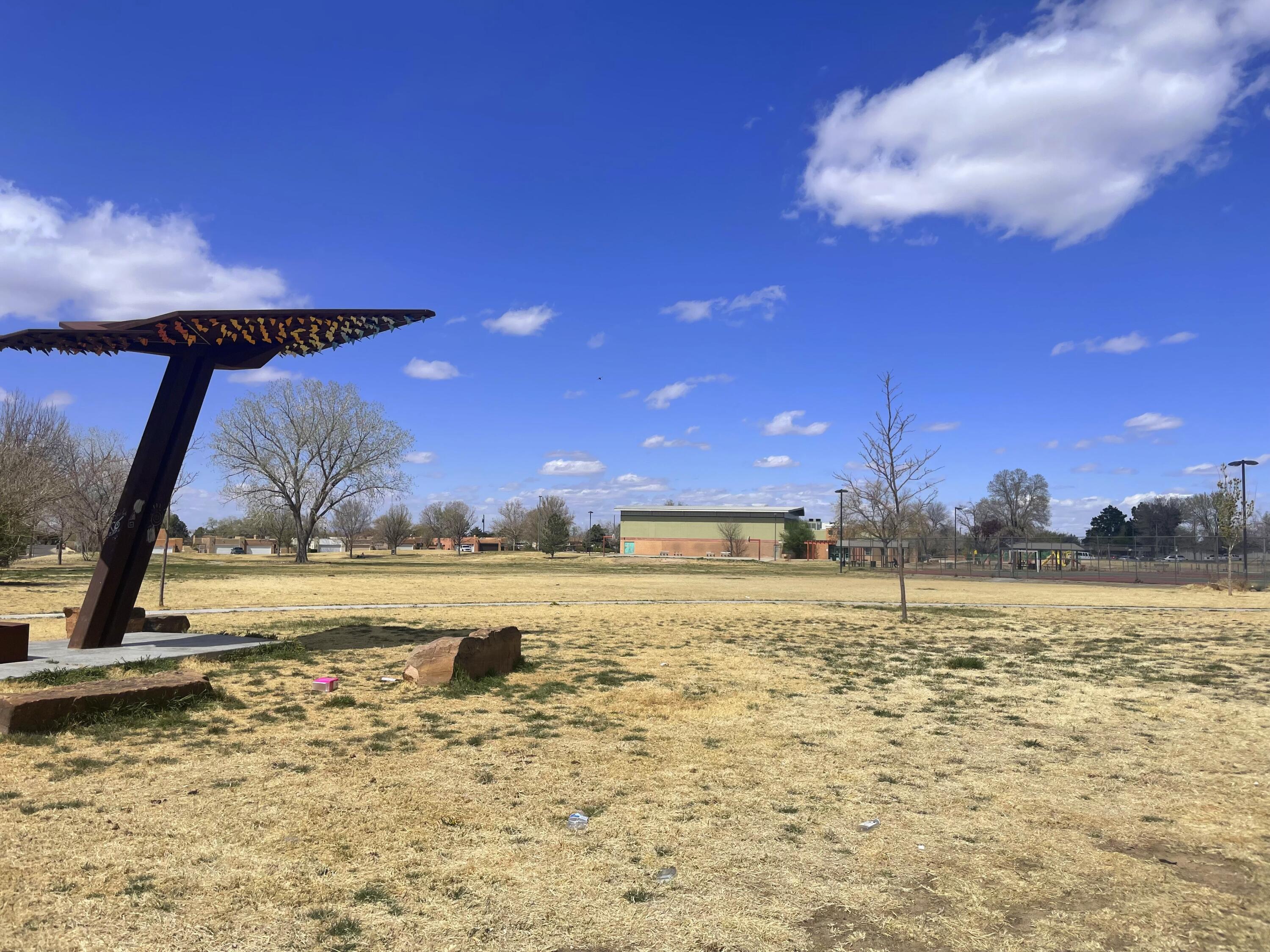 405 RHODE ISLAND Street NE