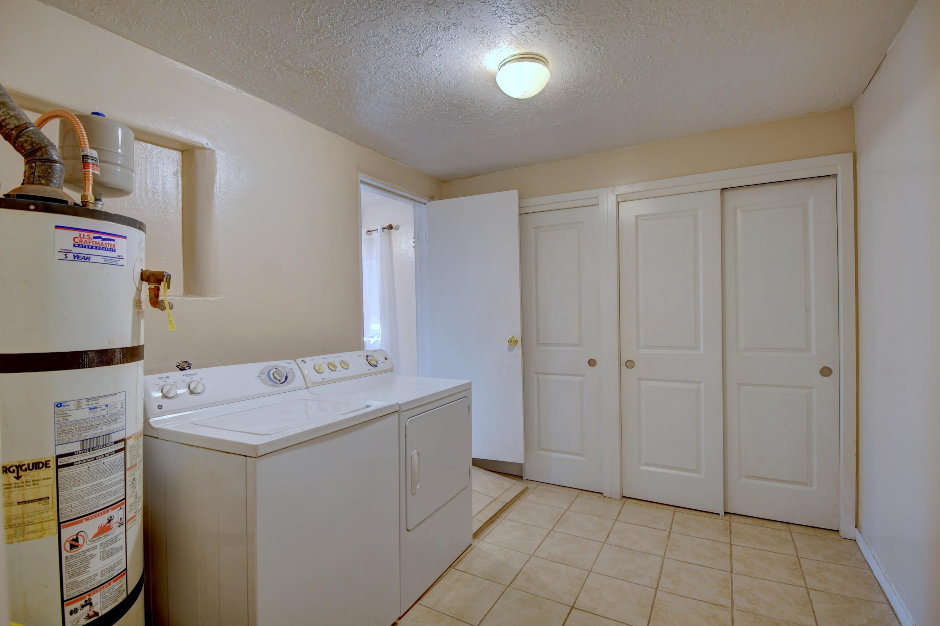 405 RHODE ISLAND Street NE