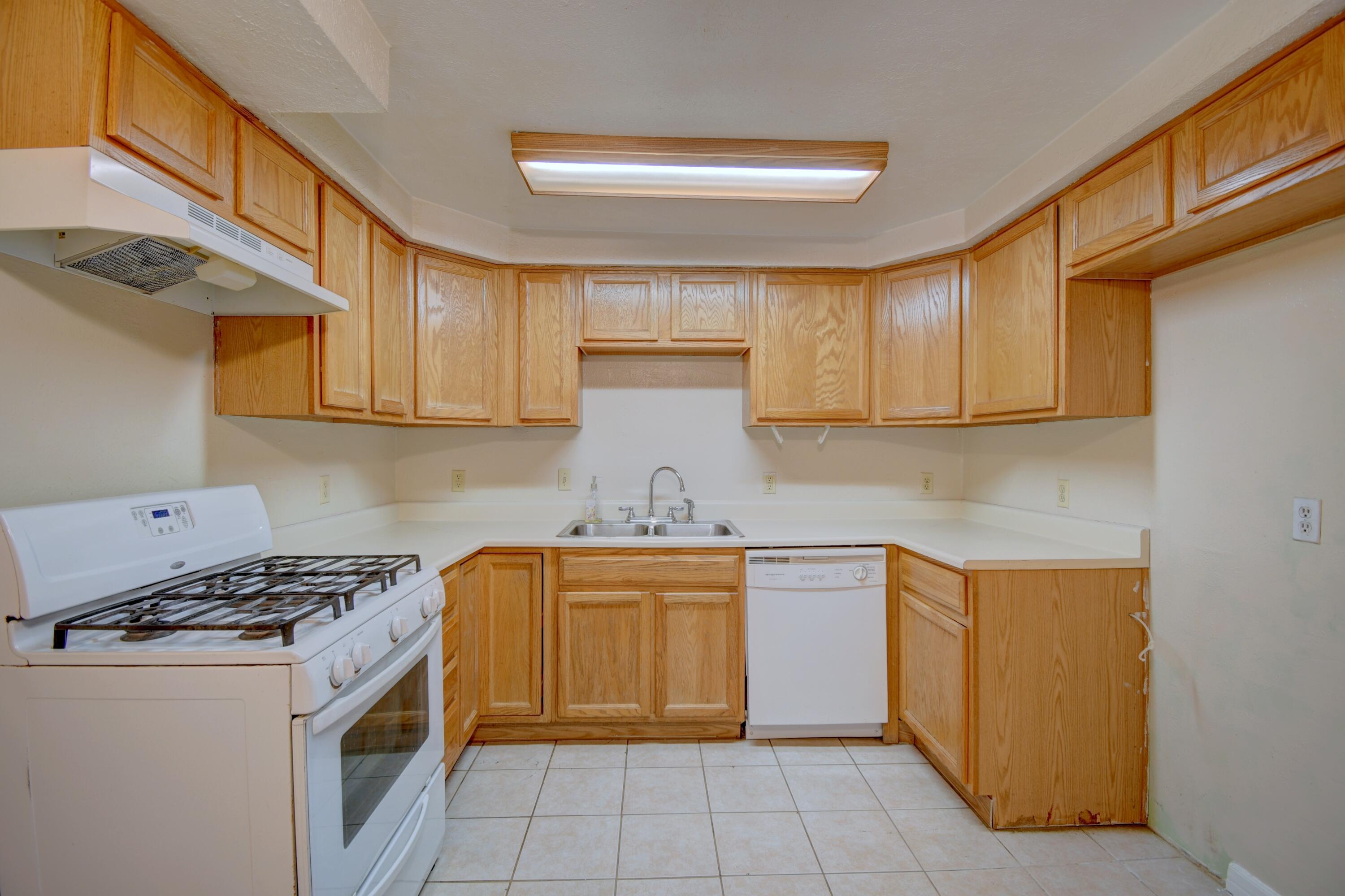 405 RHODE ISLAND Street NE