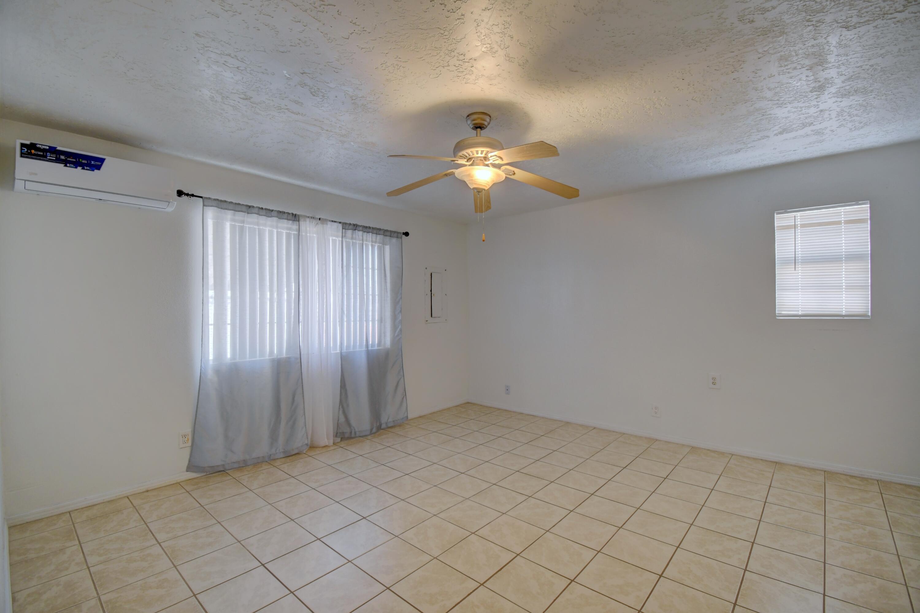 405 RHODE ISLAND Street NE