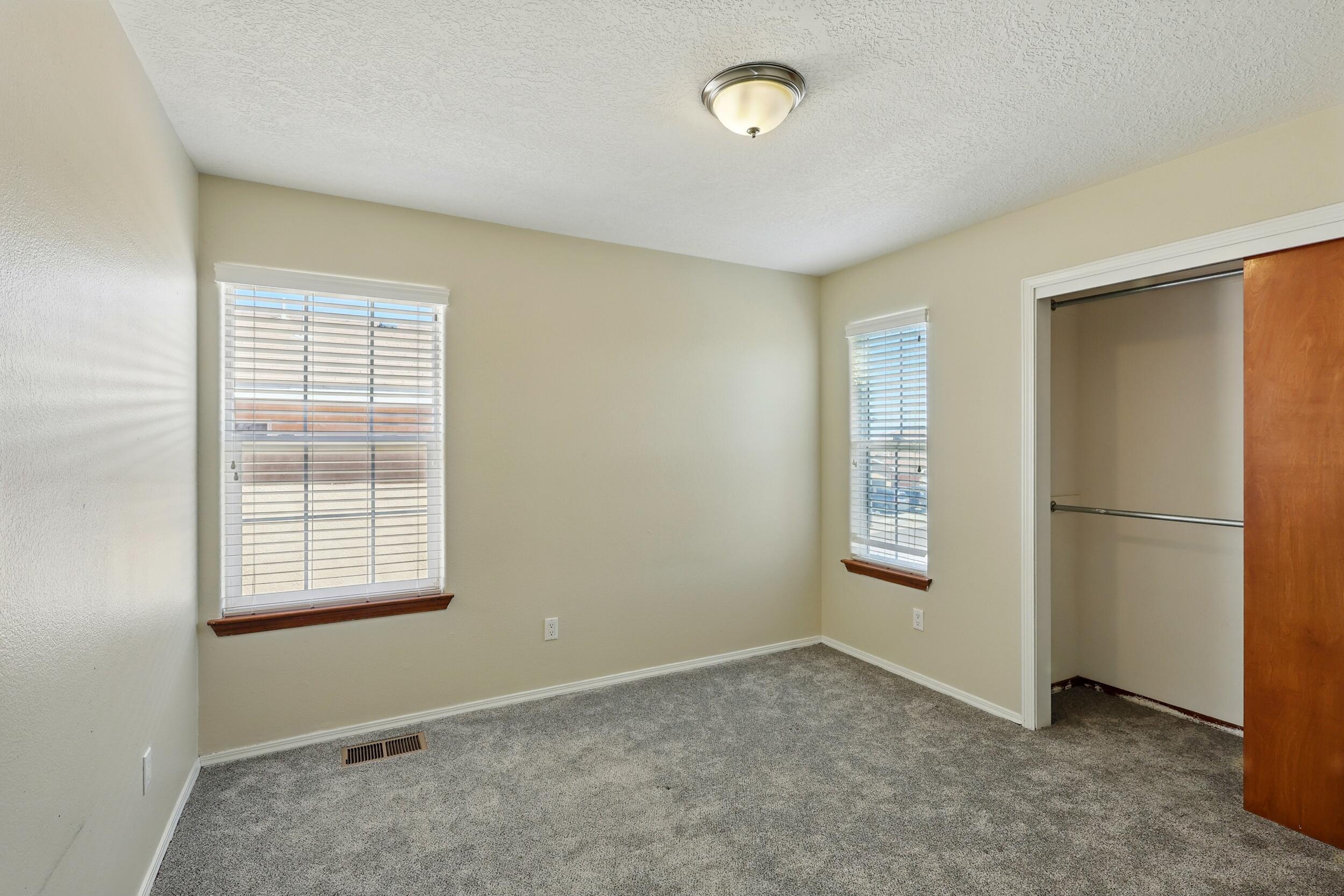 10415 COUNTRY MANOR Place NW