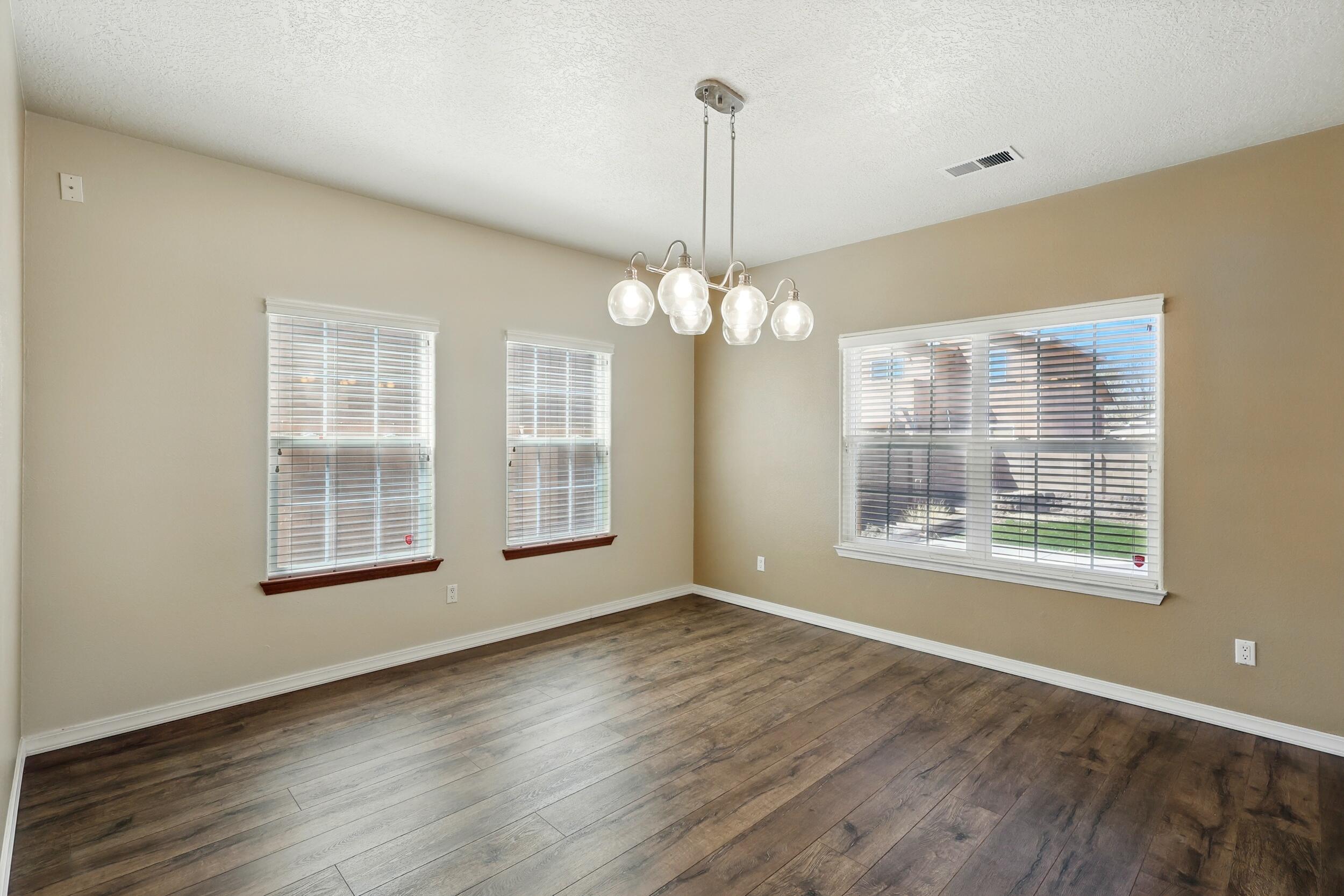 10415 COUNTRY MANOR Place NW