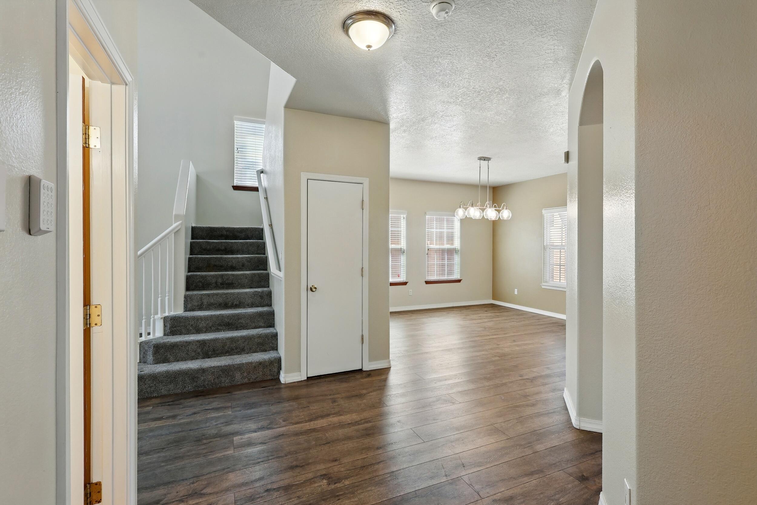 10415 COUNTRY MANOR Place NW