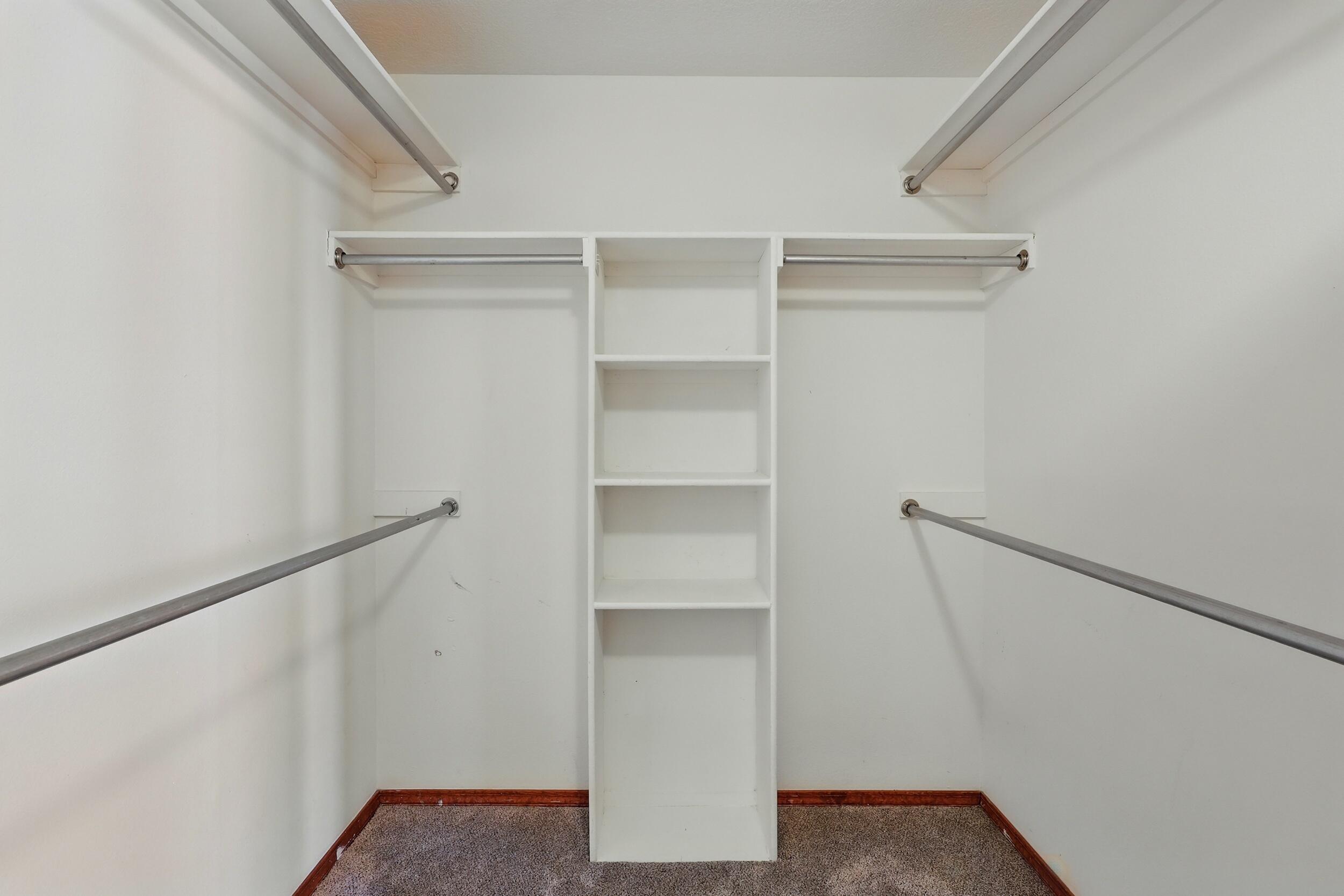 10415 COUNTRY MANOR Place NW