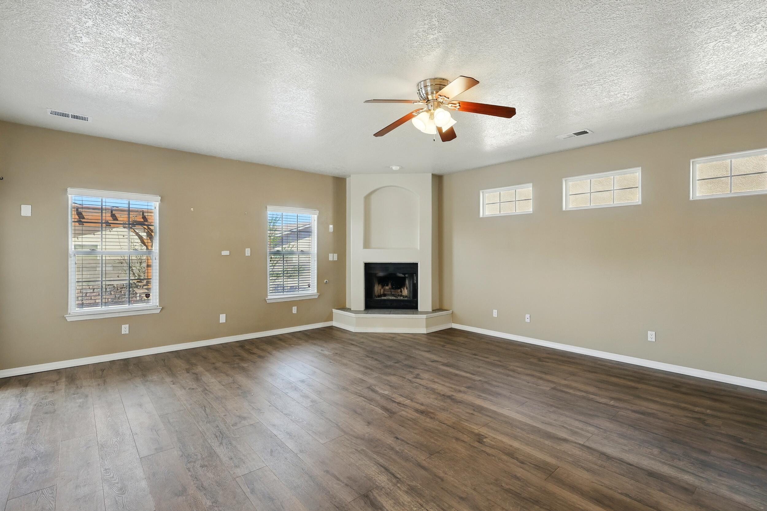 10415 COUNTRY MANOR Place NW