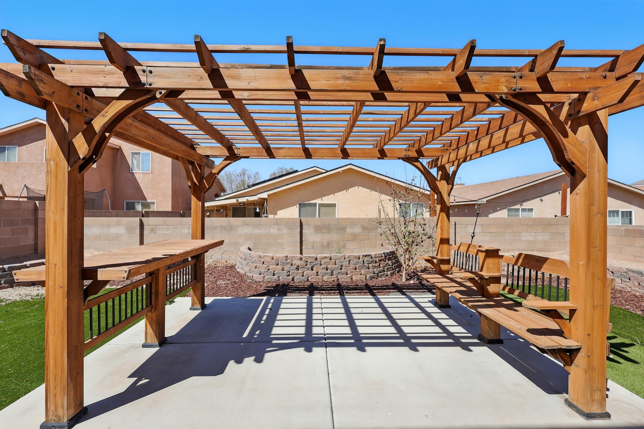 10415 COUNTRY MANOR Place NW