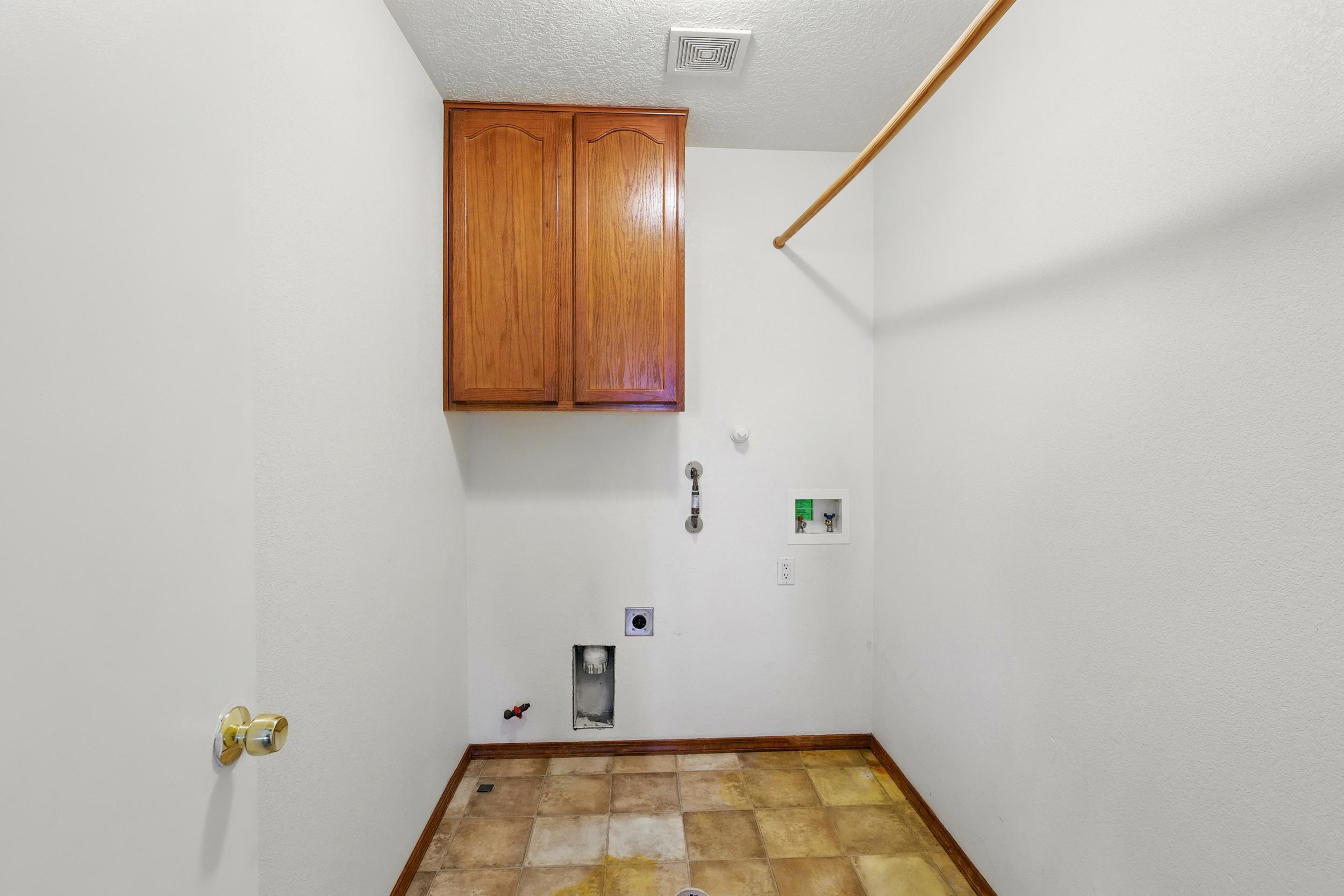 10415 COUNTRY MANOR Place NW