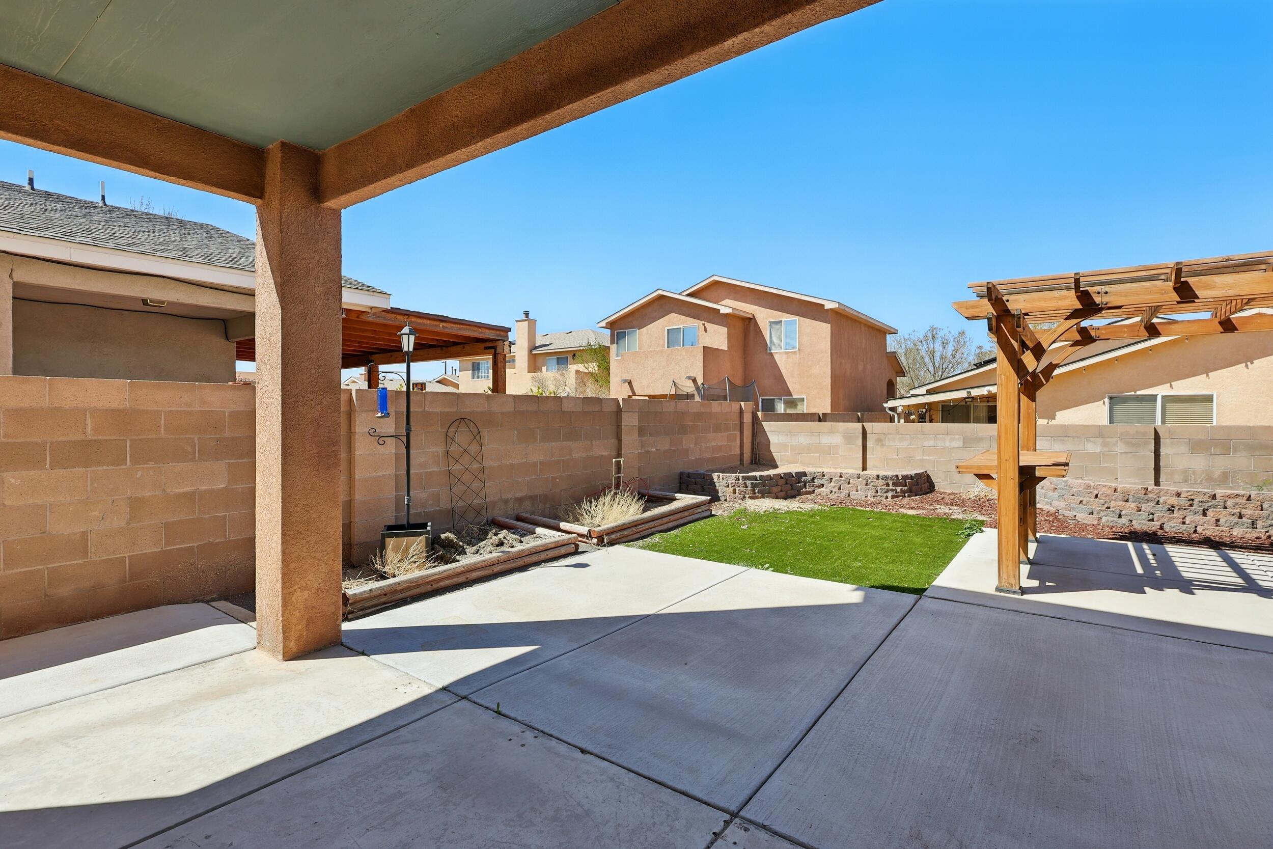 10415 COUNTRY MANOR Place NW