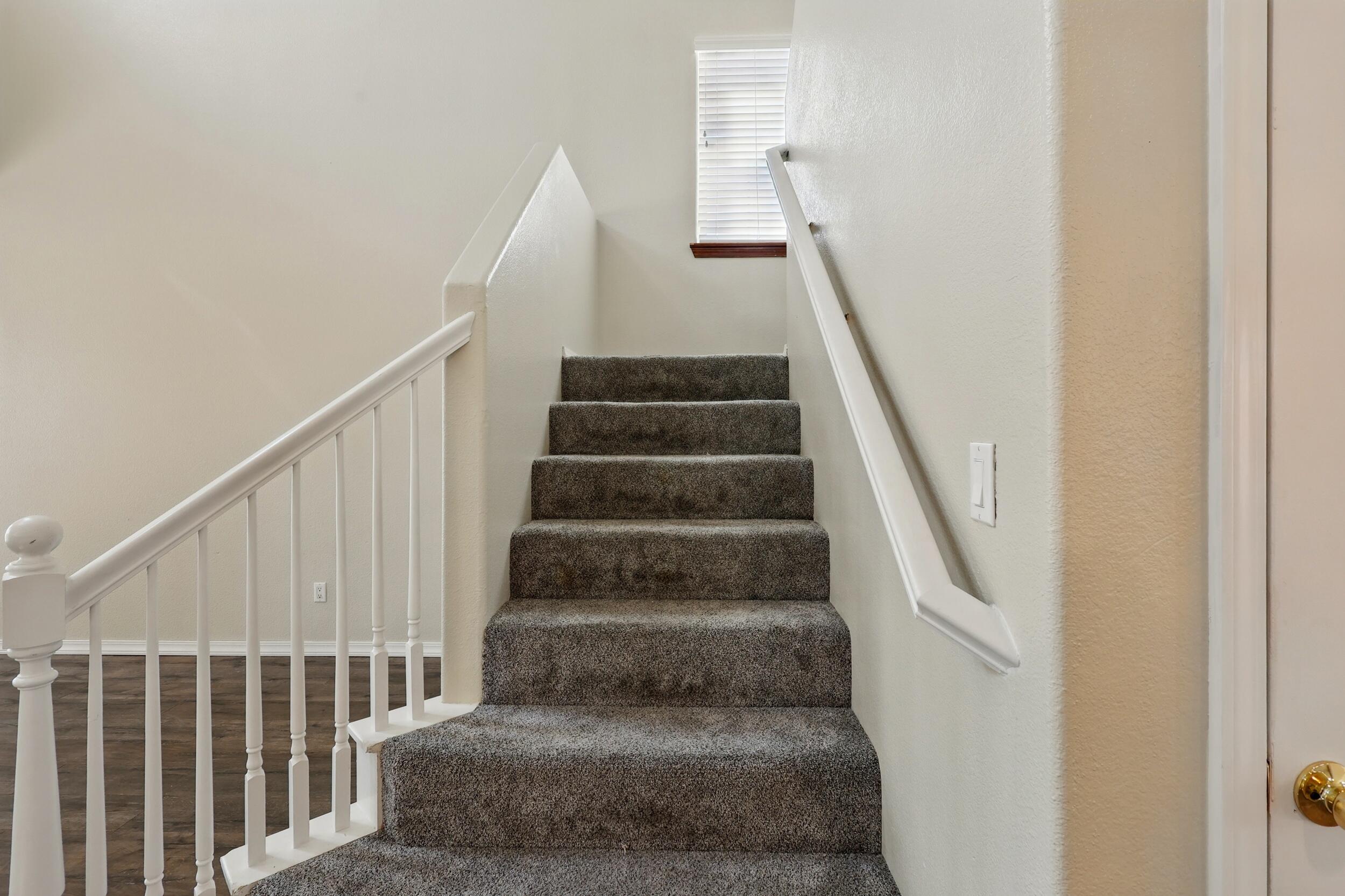 10415 COUNTRY MANOR Place NW