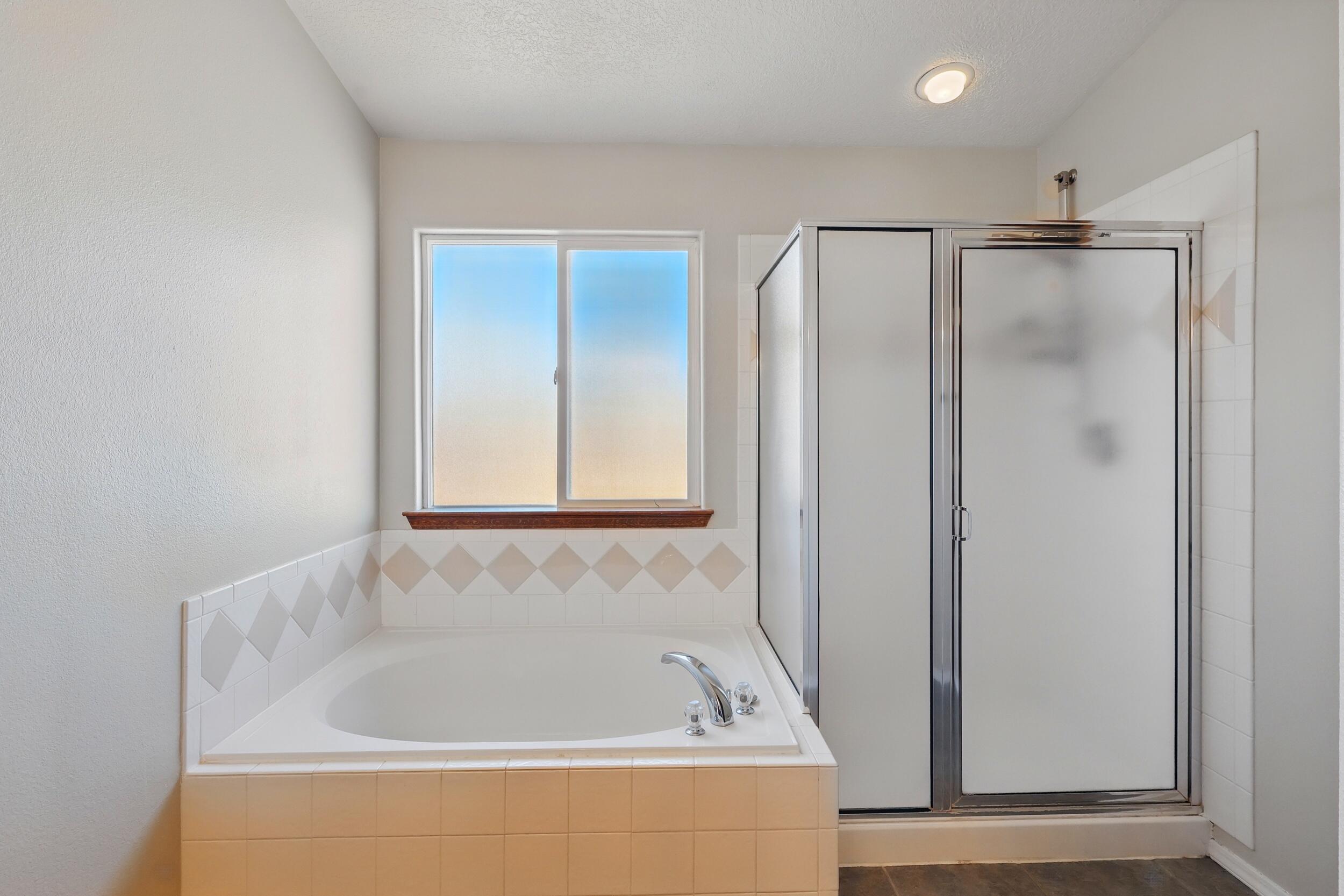 10415 COUNTRY MANOR Place NW