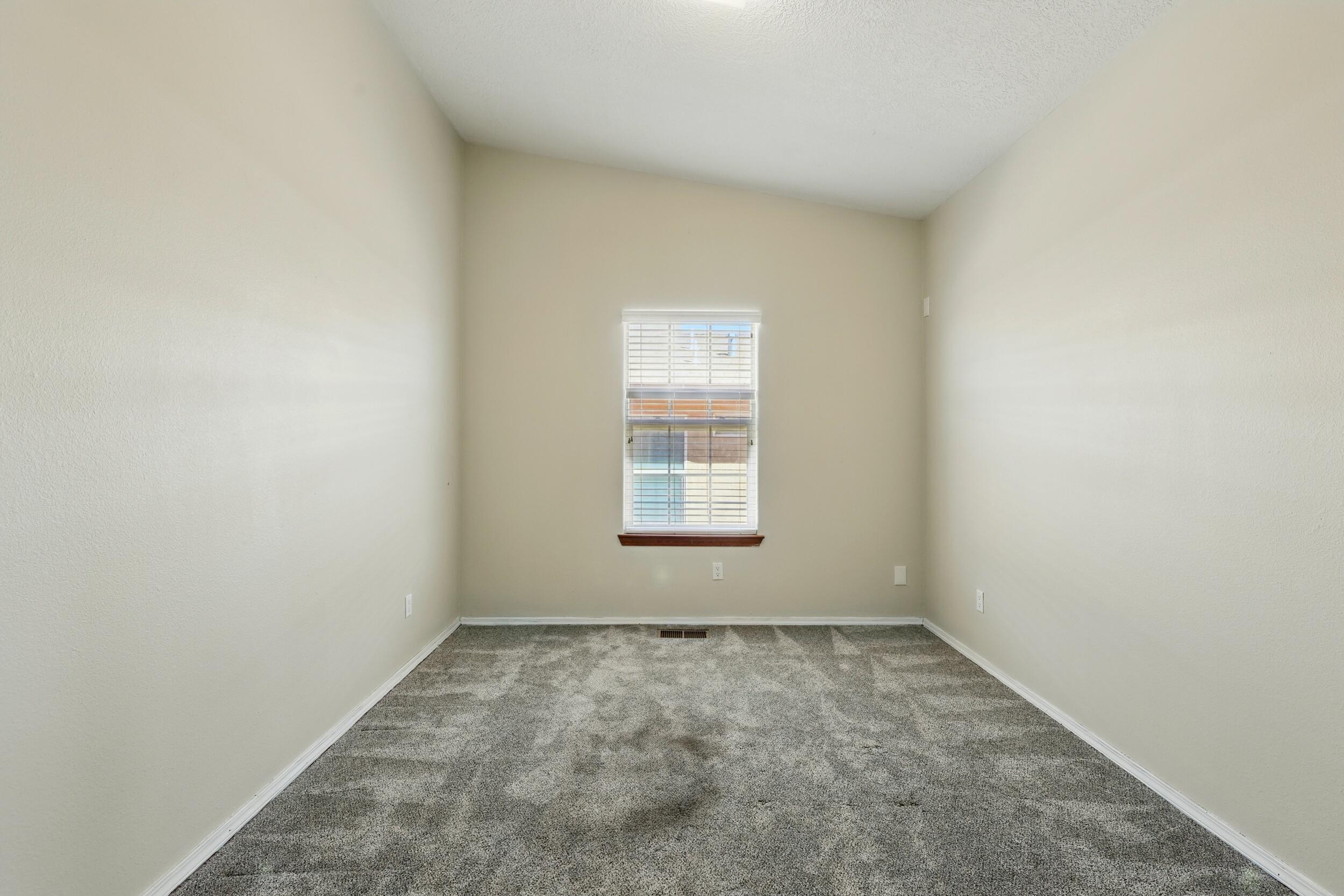 10415 COUNTRY MANOR Place NW