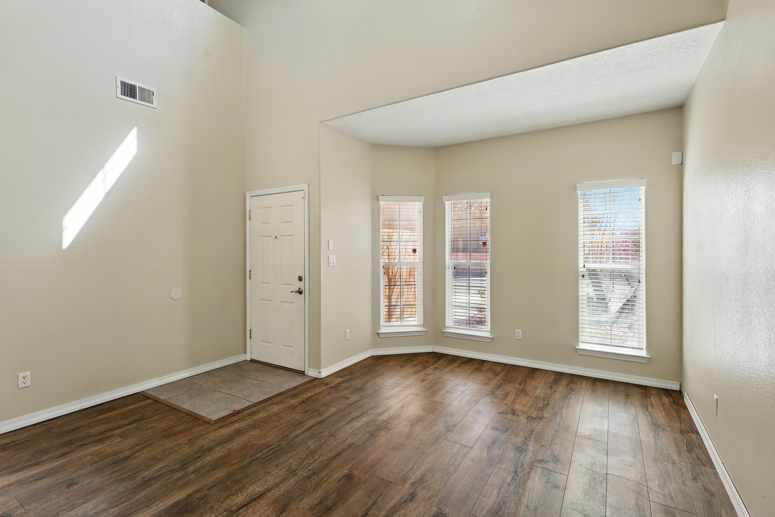 10415 COUNTRY MANOR Place NW