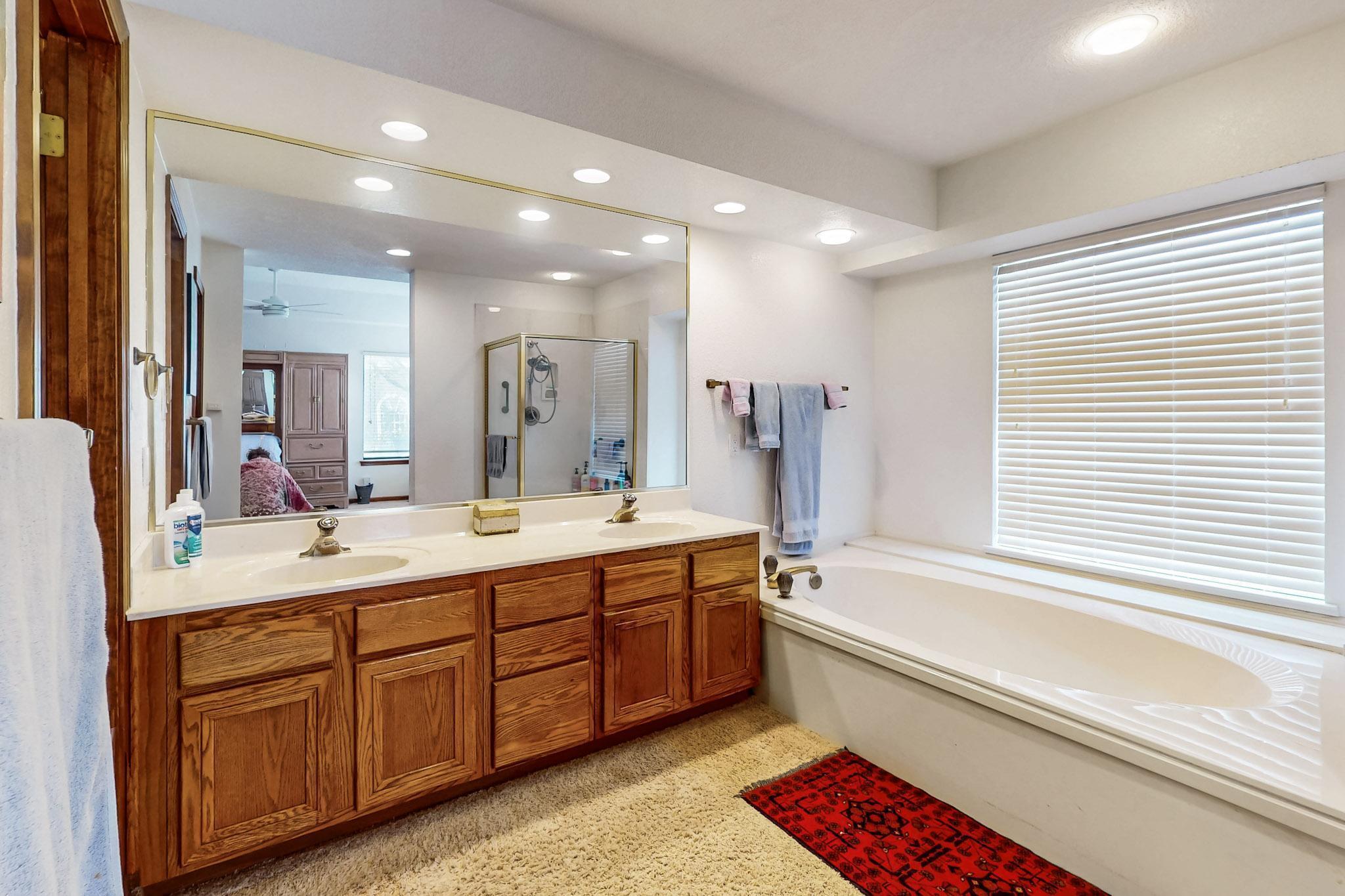 8601 Canyon Run Road NE