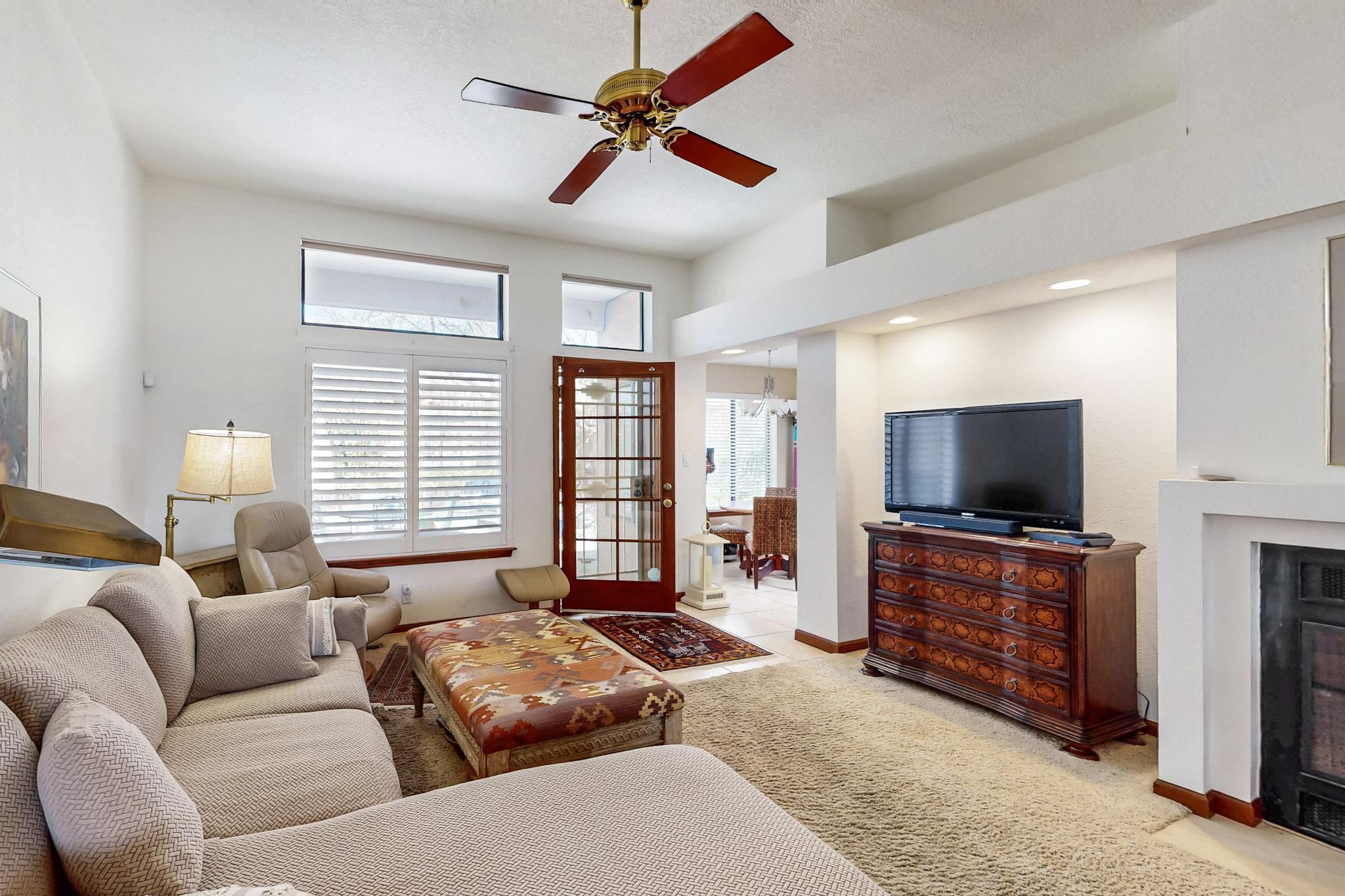 8601 Canyon Run Road NE