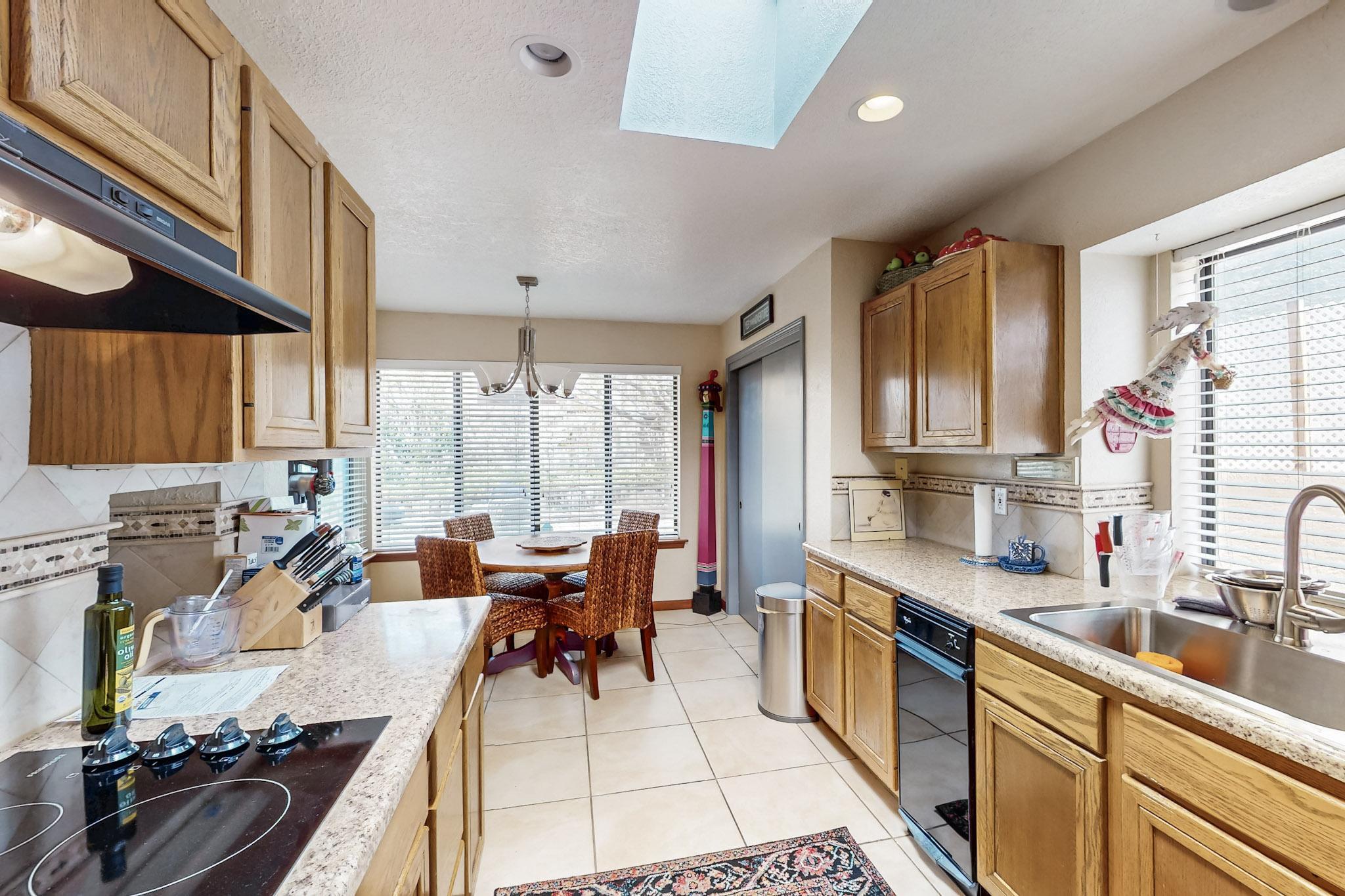 8601 Canyon Run Road NE