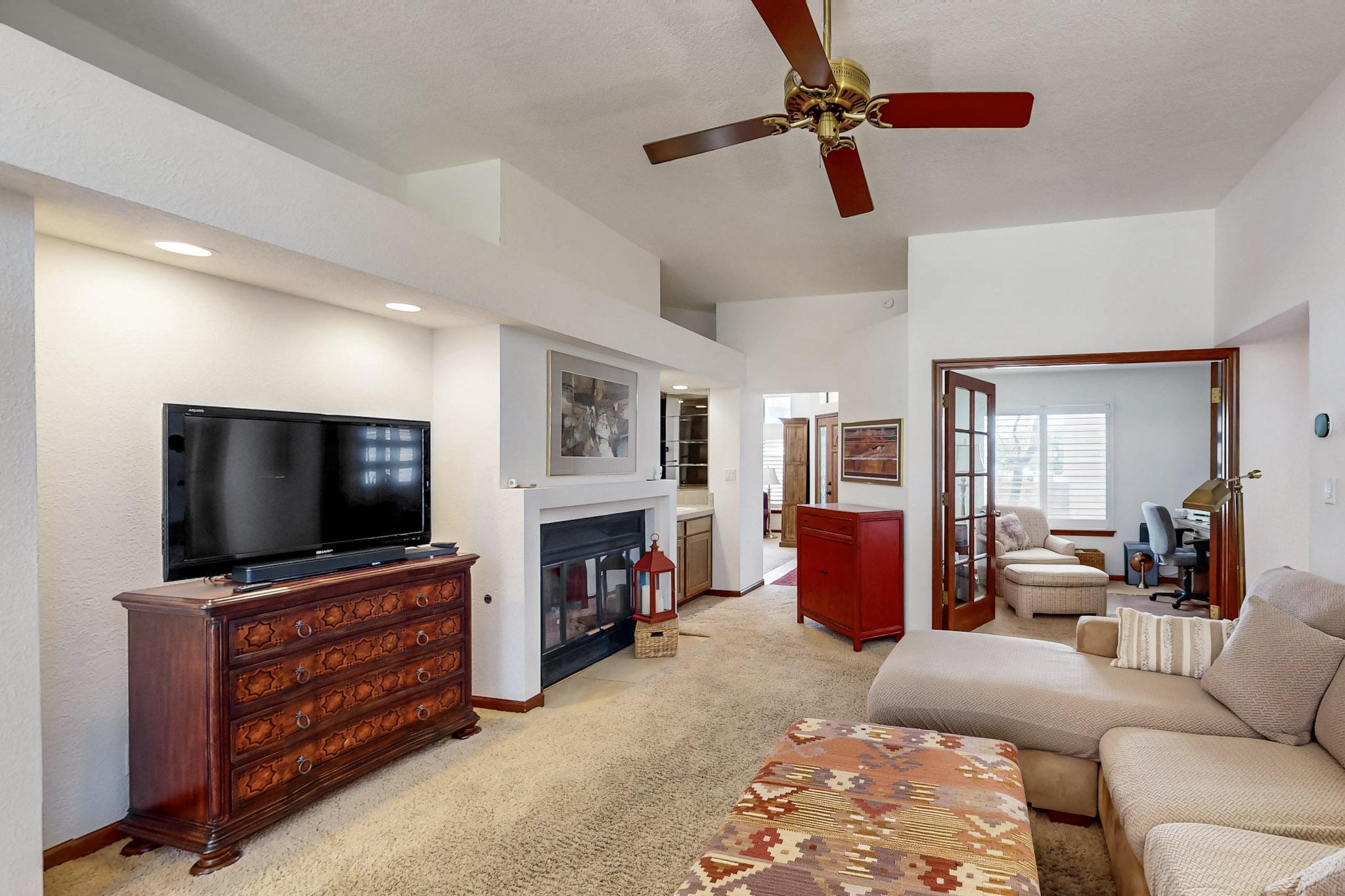 8601 Canyon Run Road NE