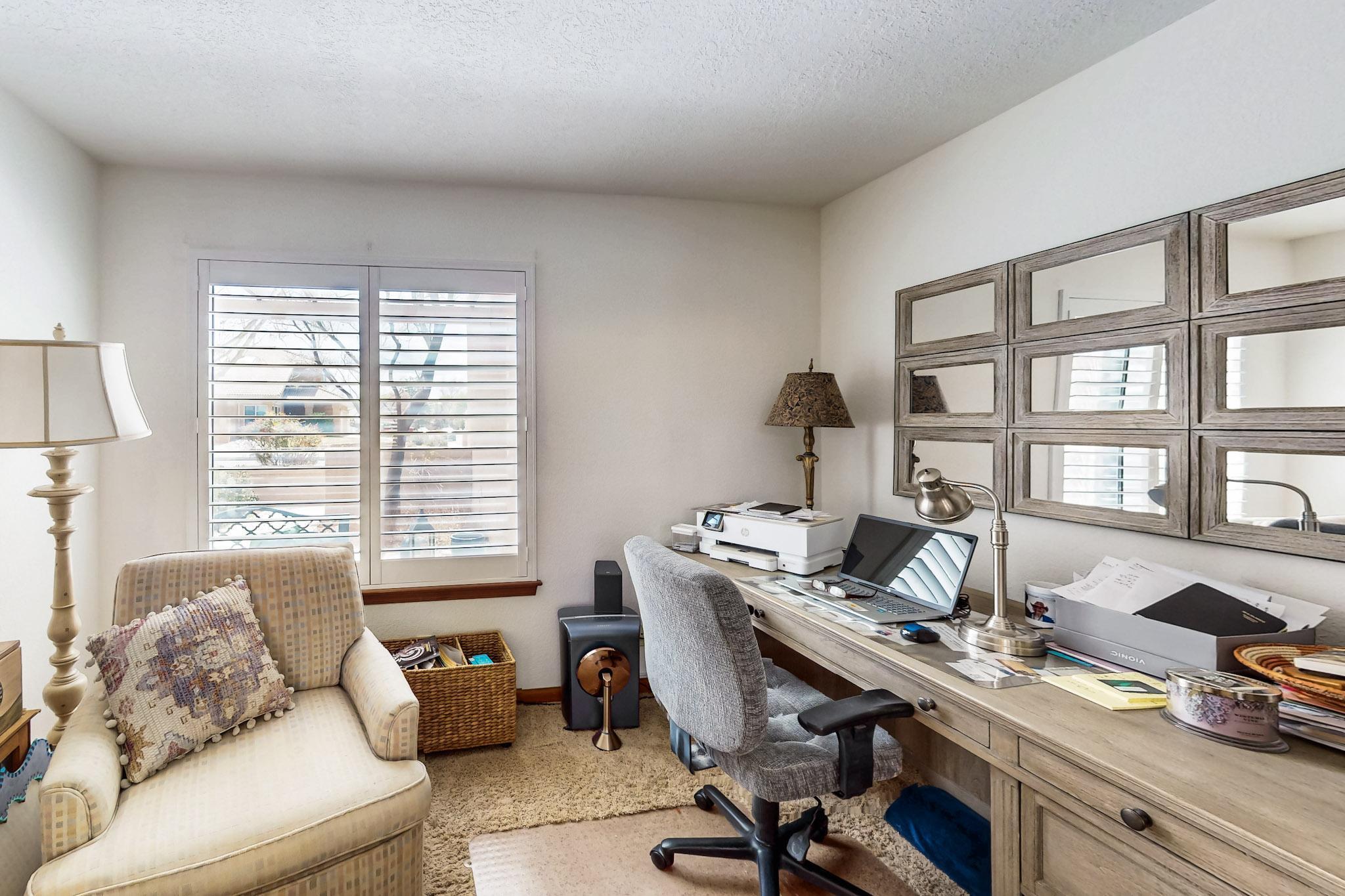 8601 Canyon Run Road NE