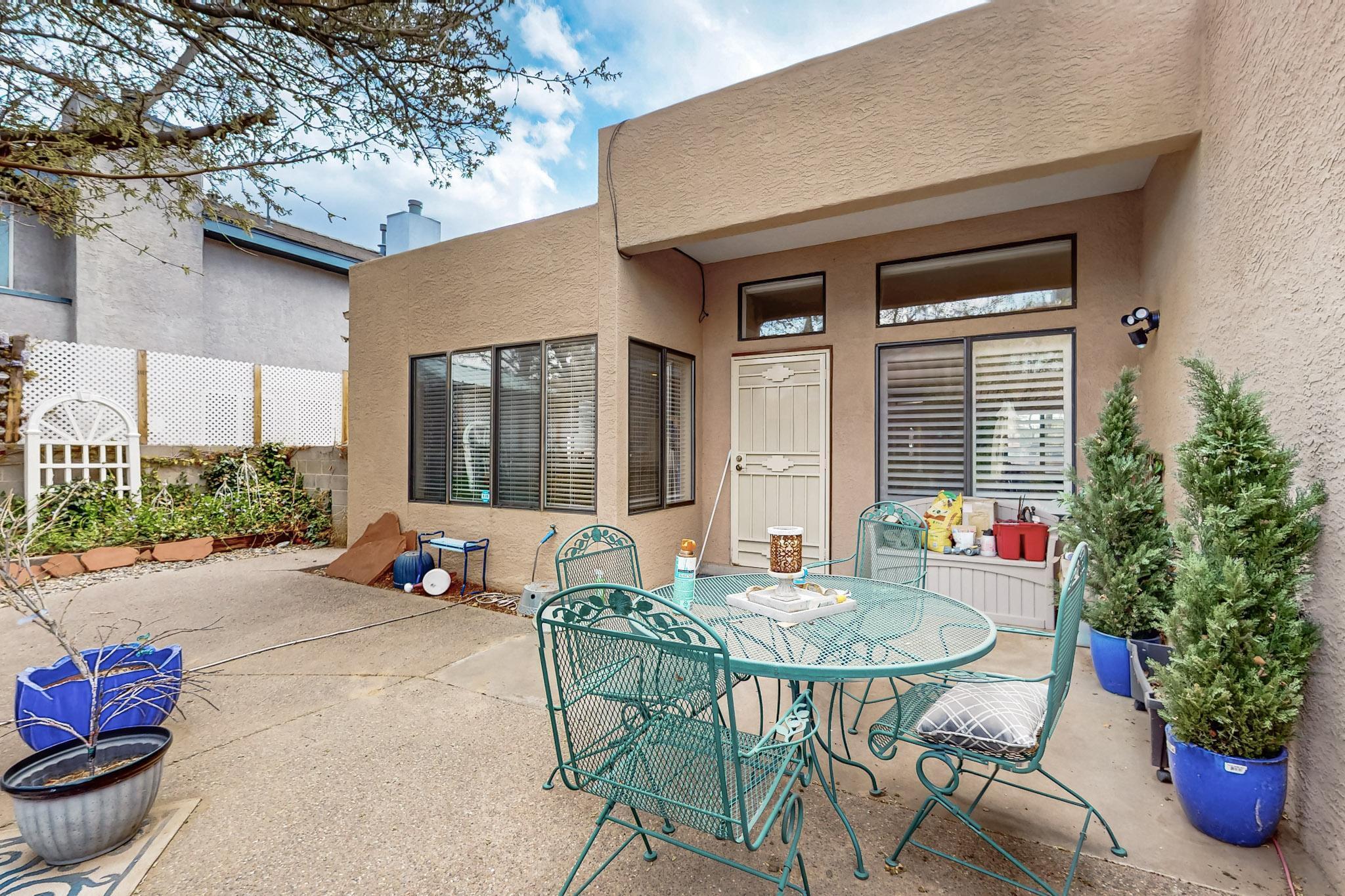 8601 Canyon Run Road NE