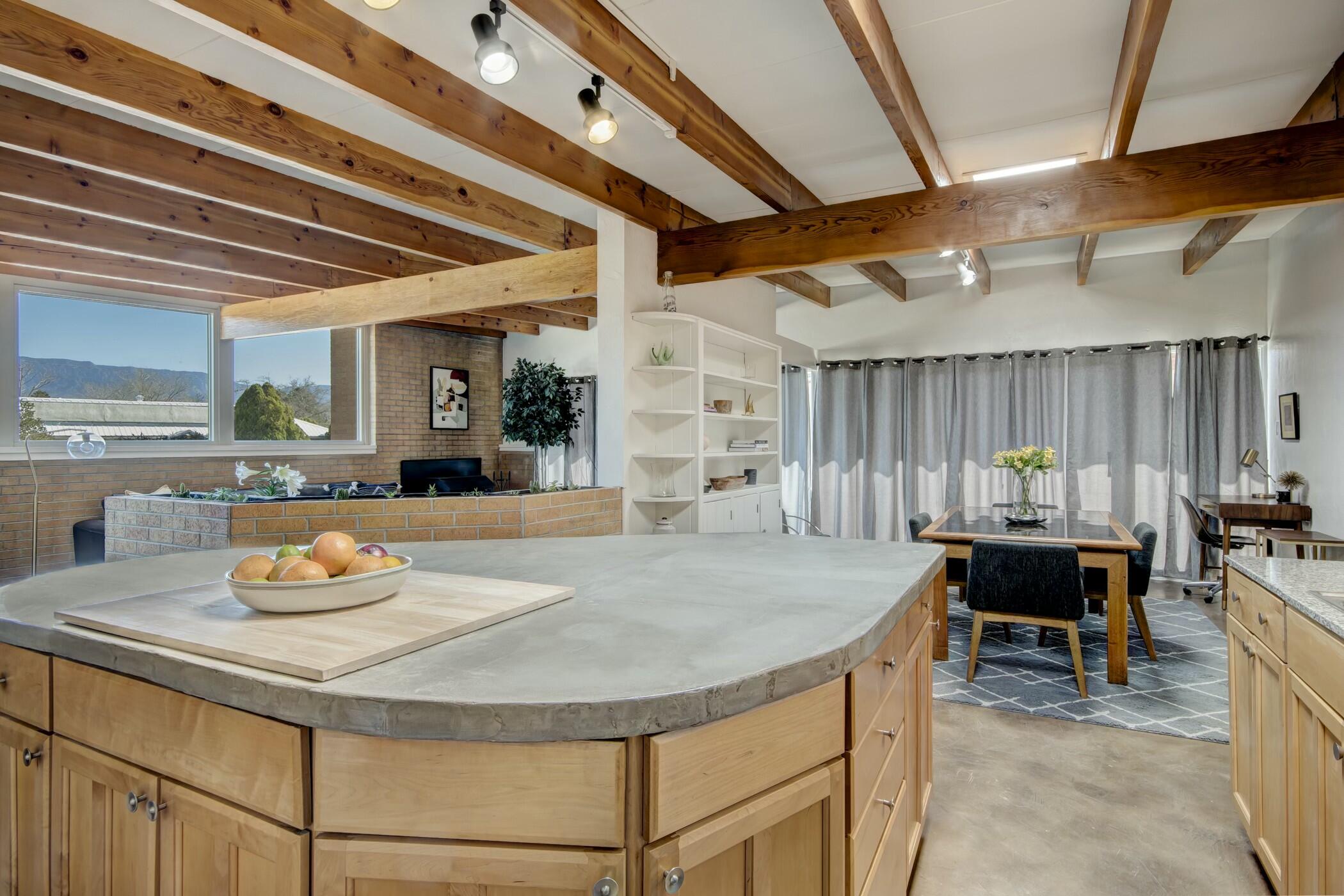 4914 ROYENE Avenue NE