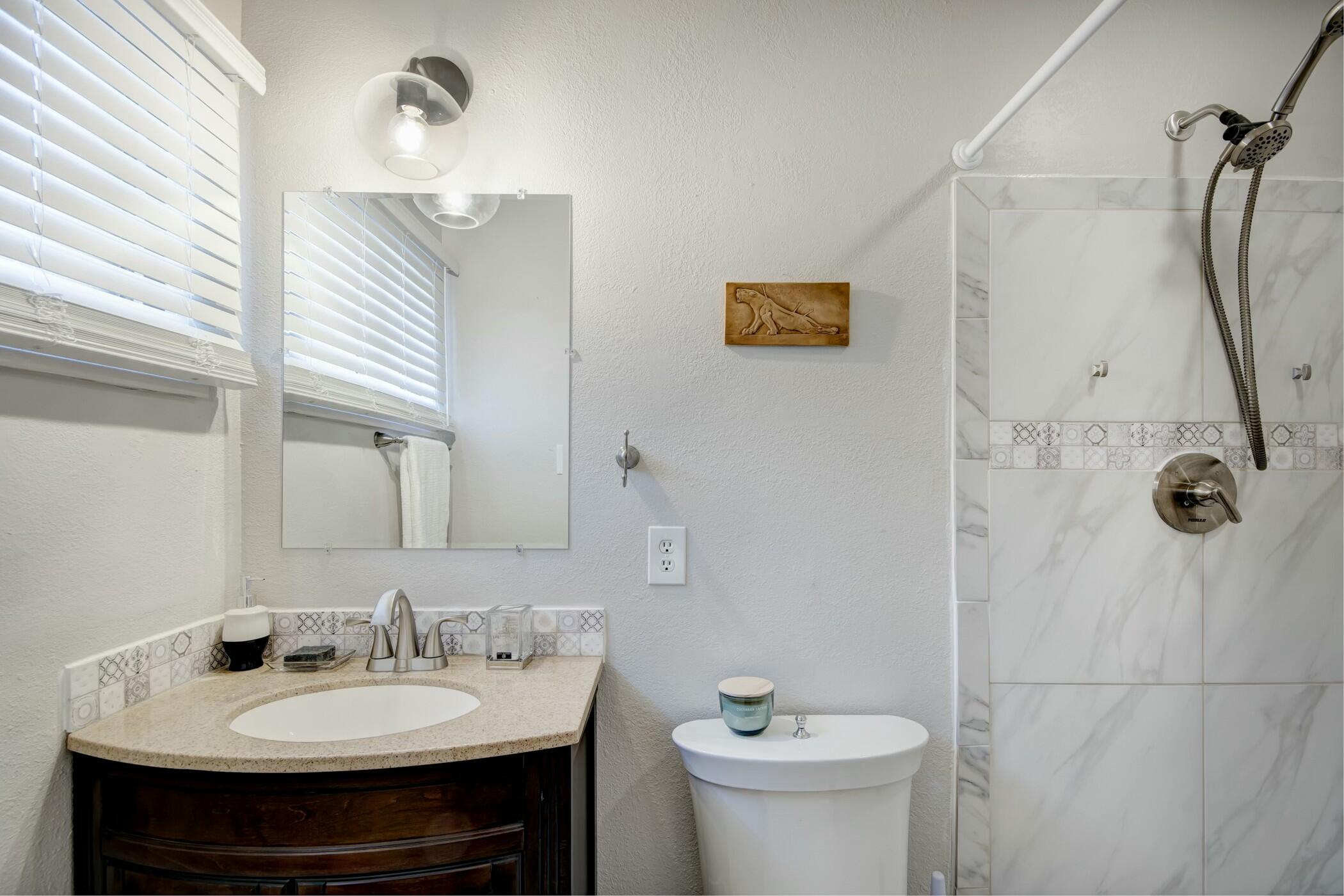 4914 ROYENE Avenue NE