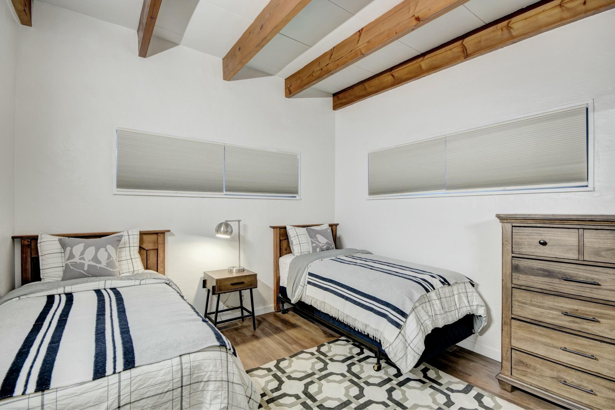 4914 ROYENE Avenue NE