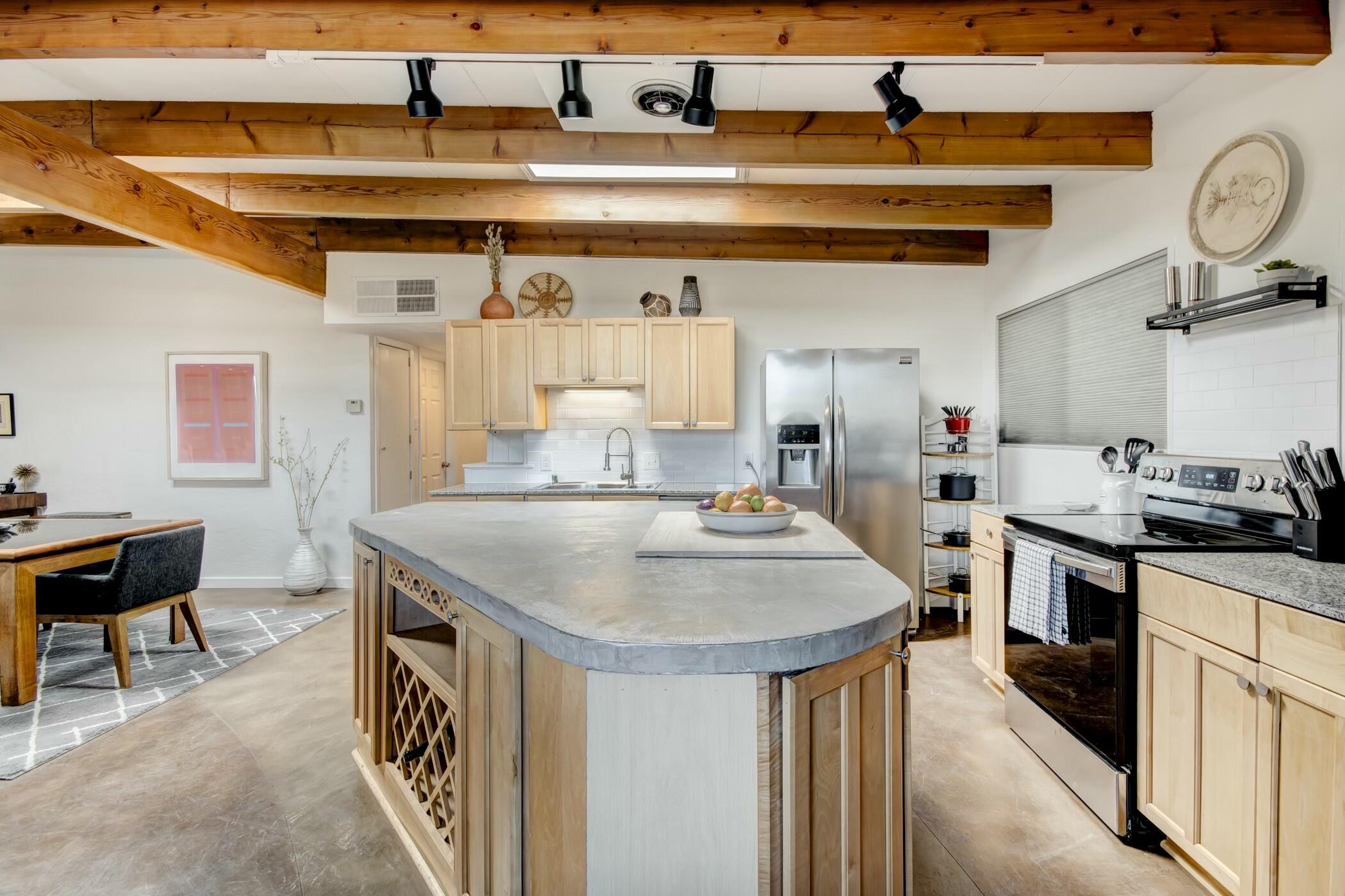 4914 ROYENE Avenue NE