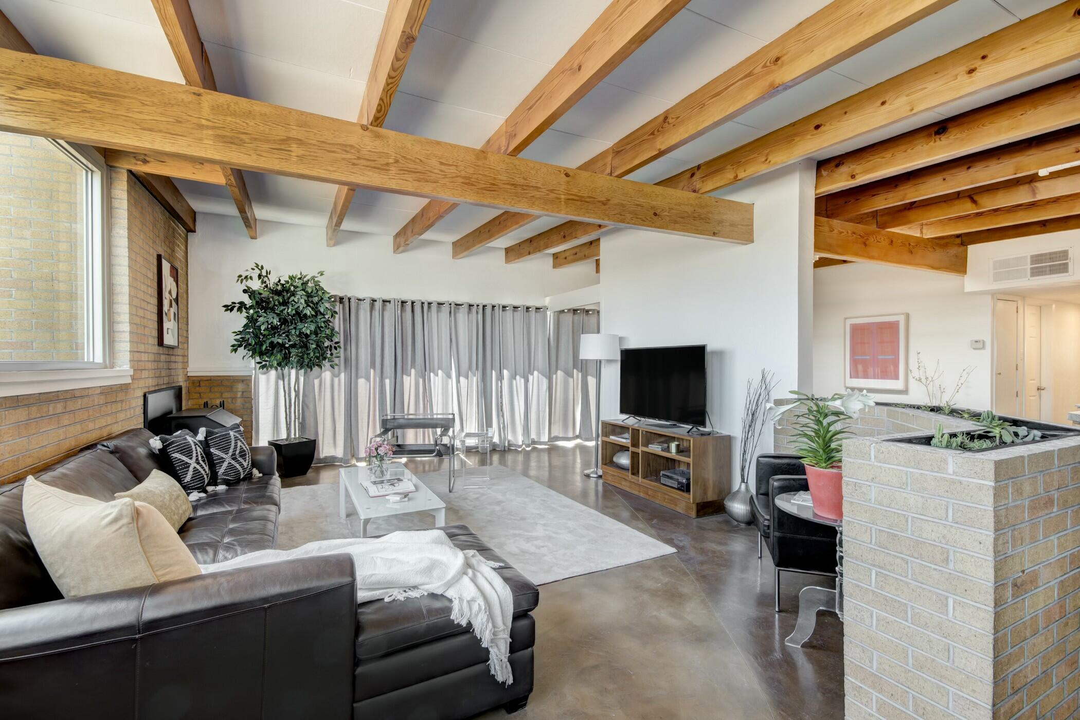 4914 ROYENE Avenue NE