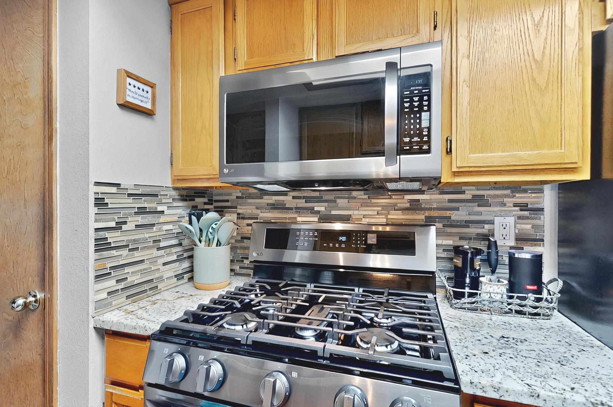 5508 GOLD RUSH Drive NW