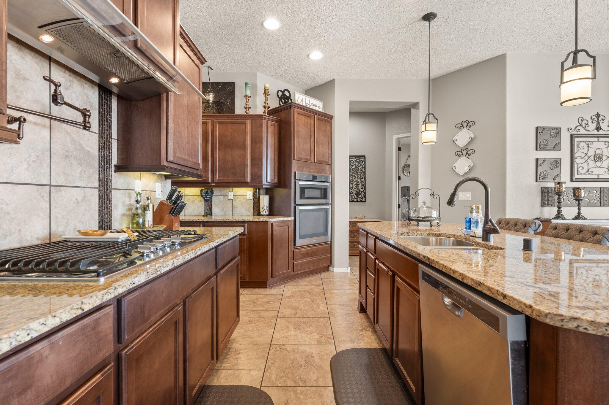 6816 LARGO VISTA Street NW