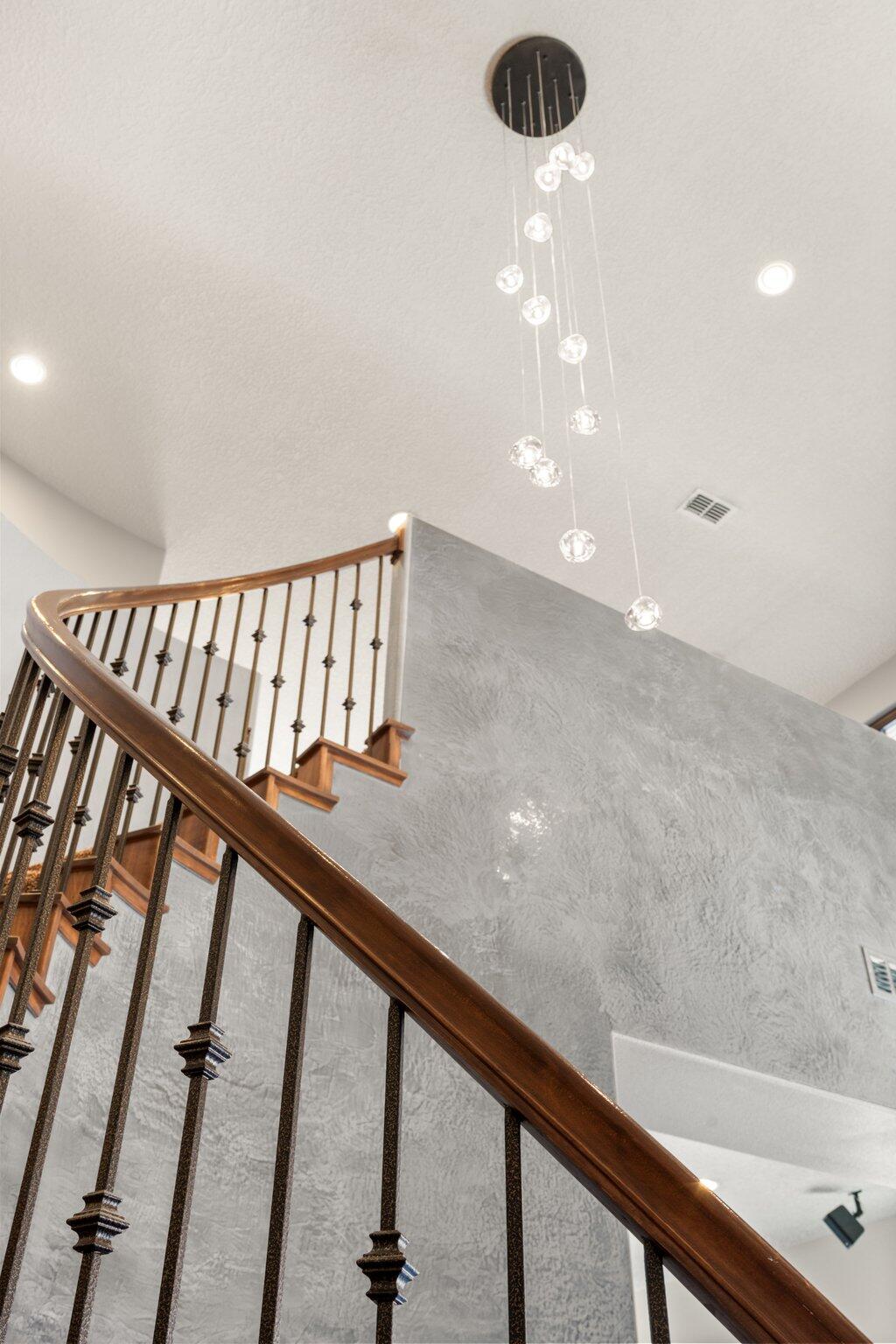 6816 LARGO VISTA Street NW