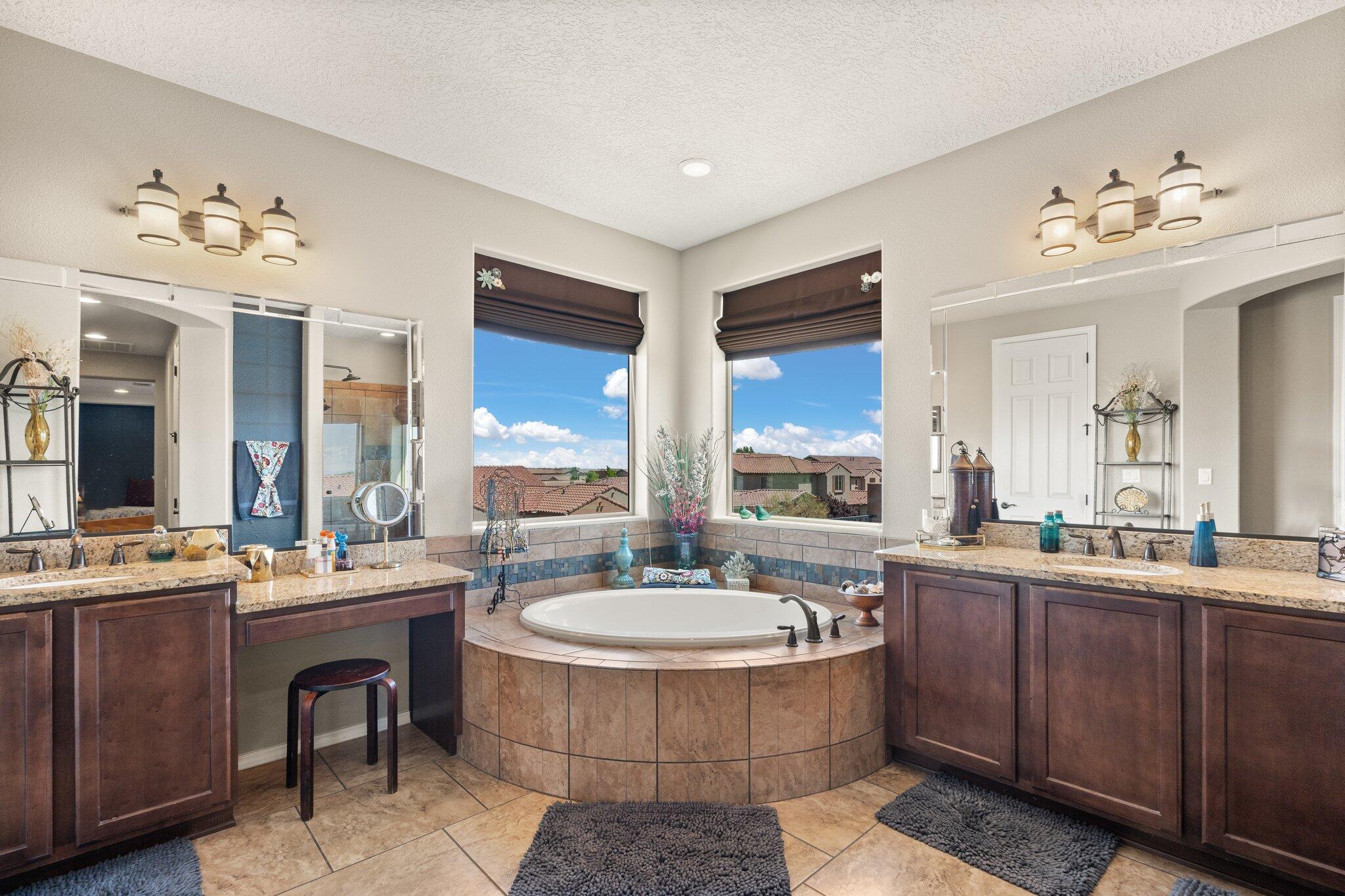 6816 LARGO VISTA Street NW