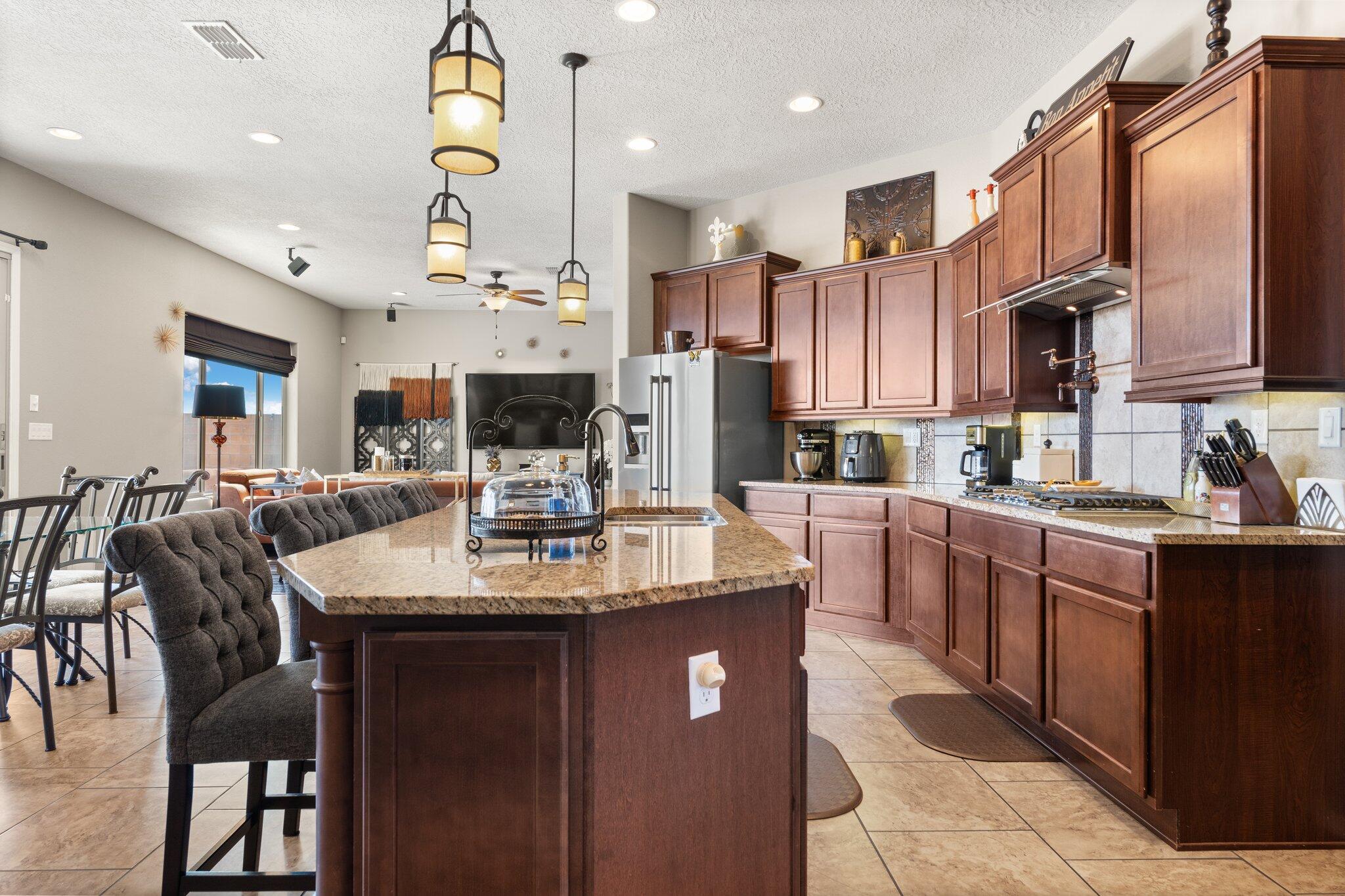 6816 LARGO VISTA Street NW