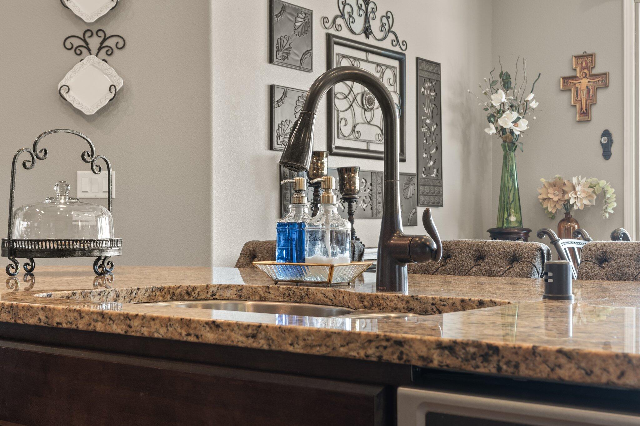 6816 LARGO VISTA Street NW