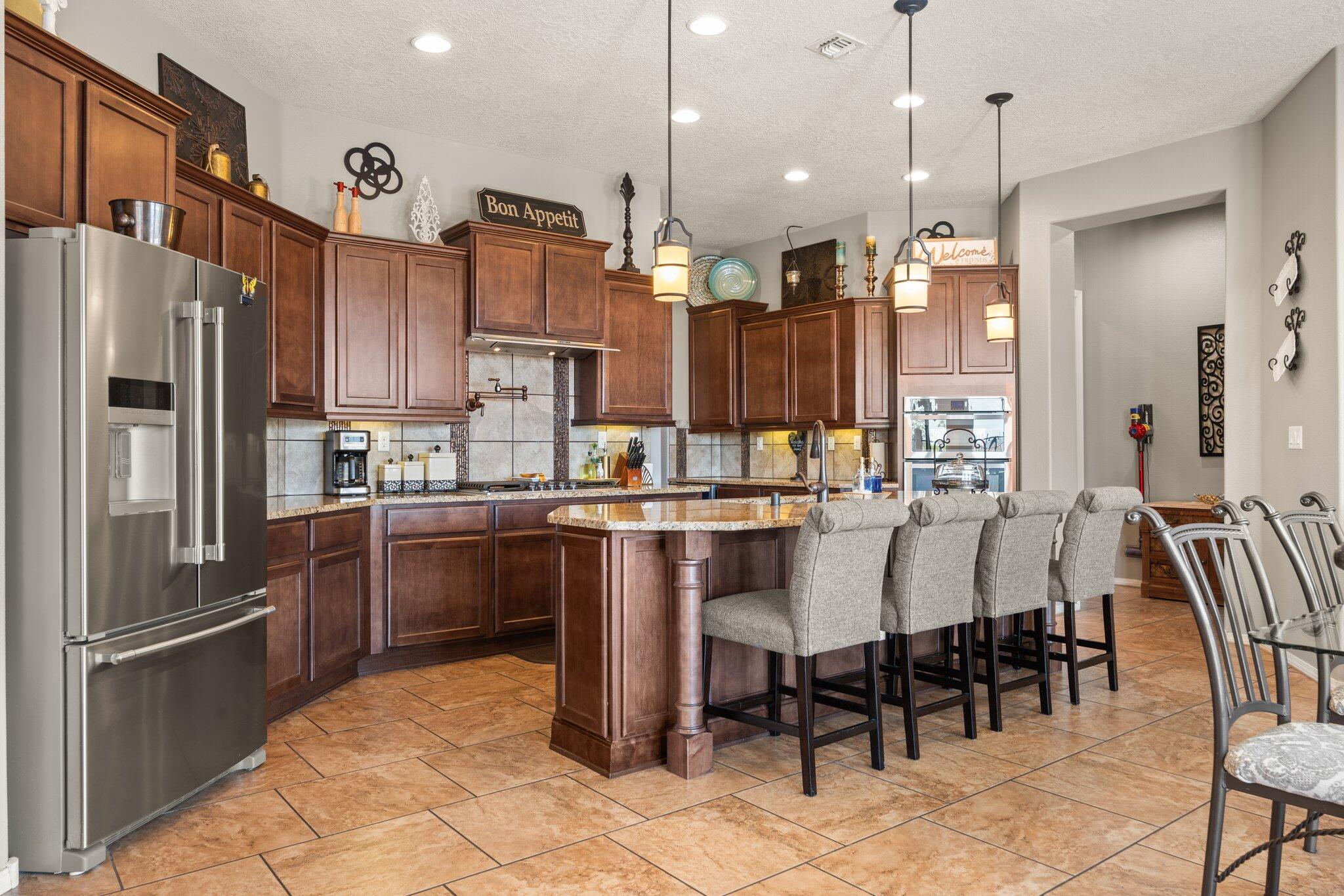 6816 LARGO VISTA Street NW