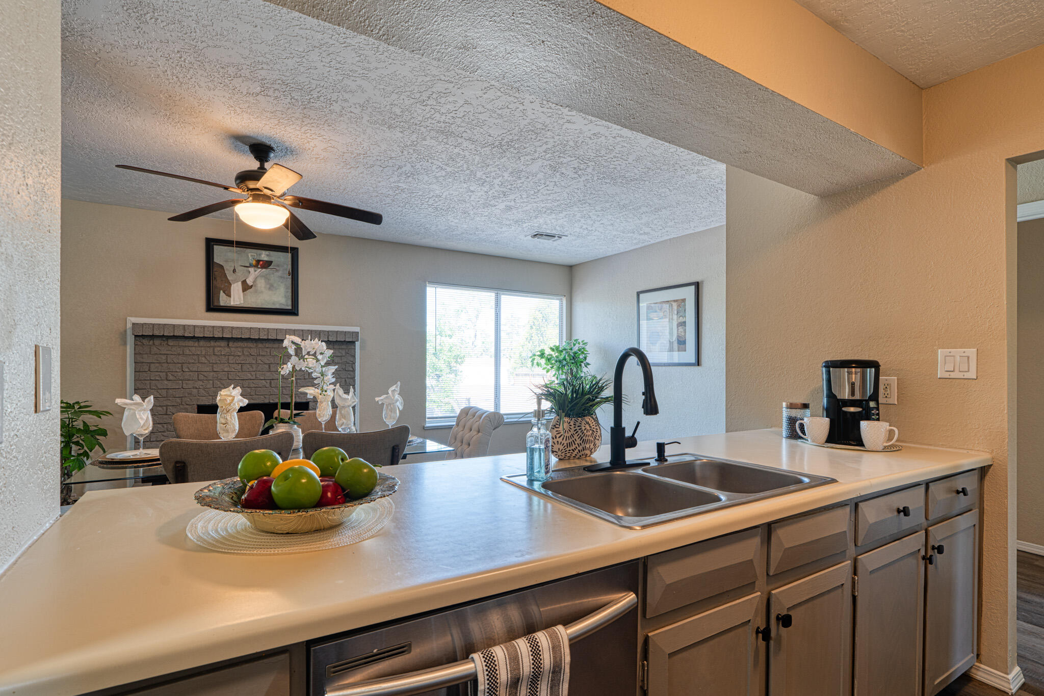 6421 Rosalind Drive NE