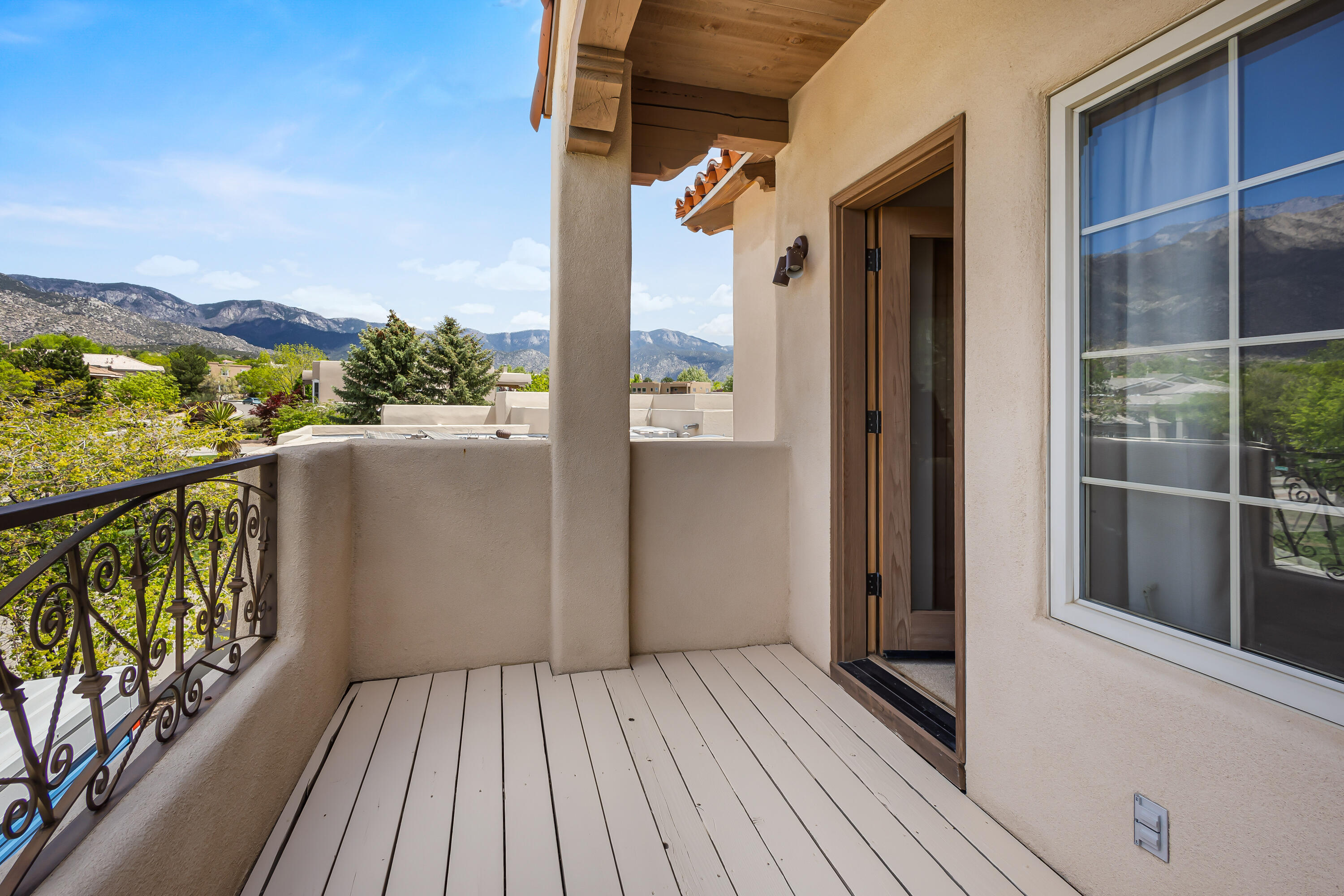 12012 SUMMERWIND Place NE