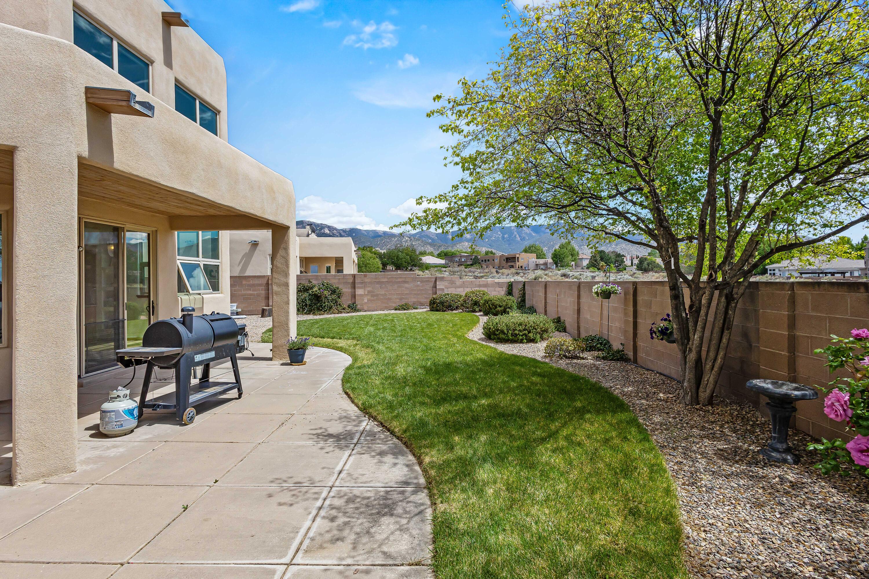 12012 SUMMERWIND Place NE