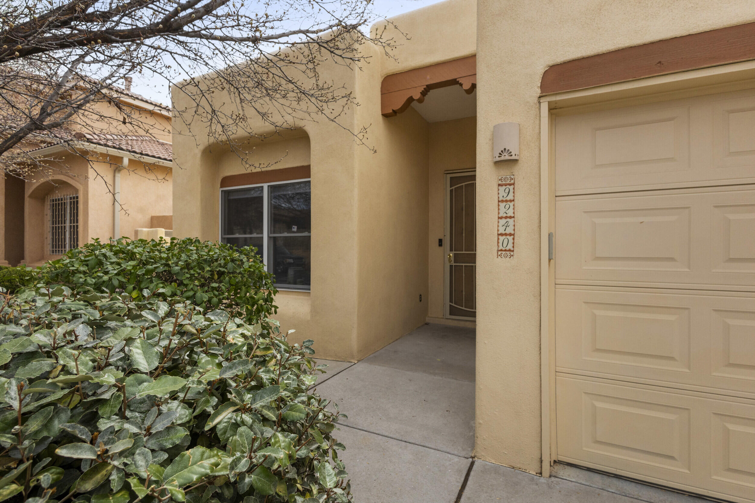 9240 Bluewood Lane NE